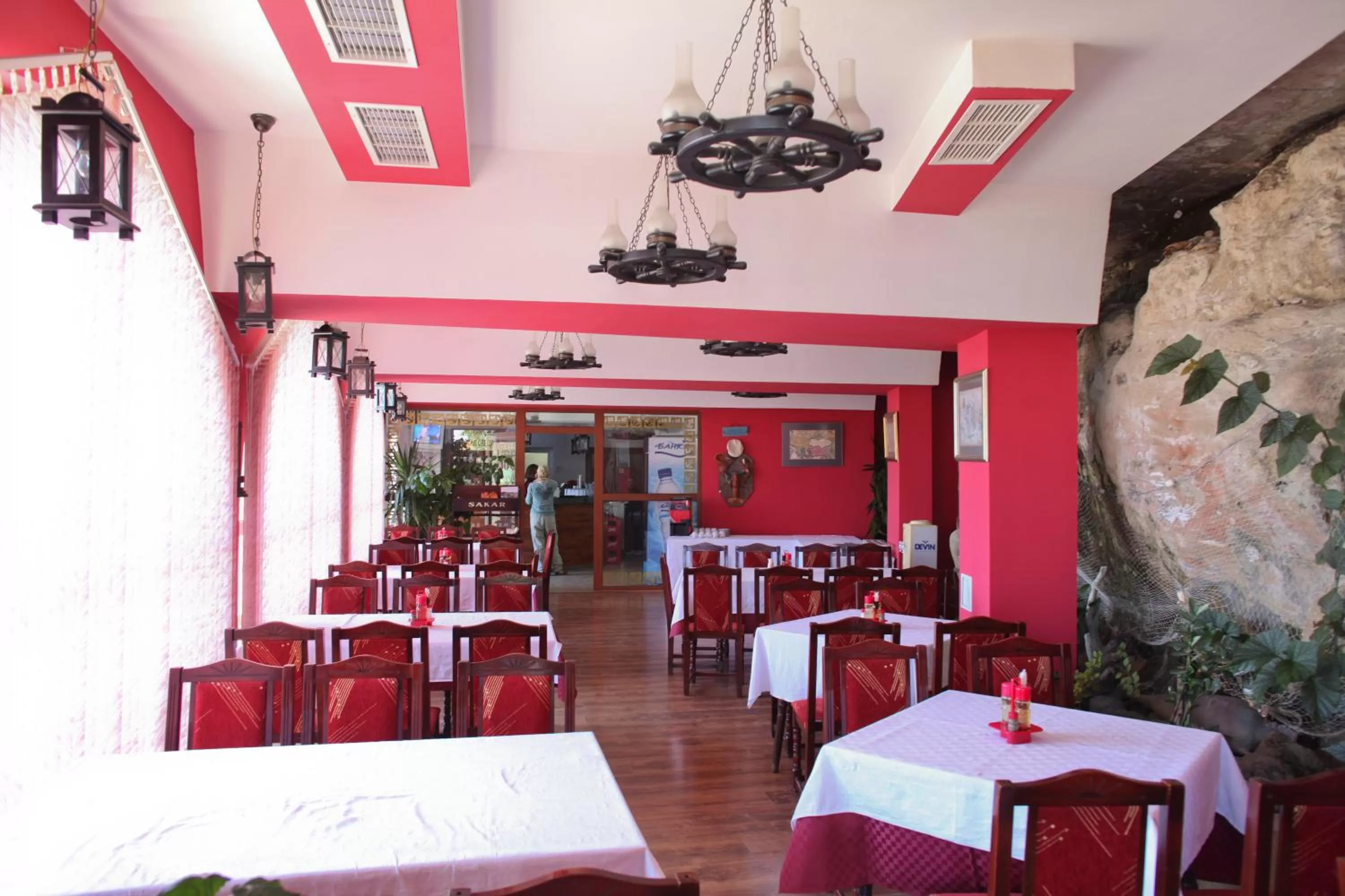 Restaurant/places to eat in Ribarska Sreshta Family Hotel