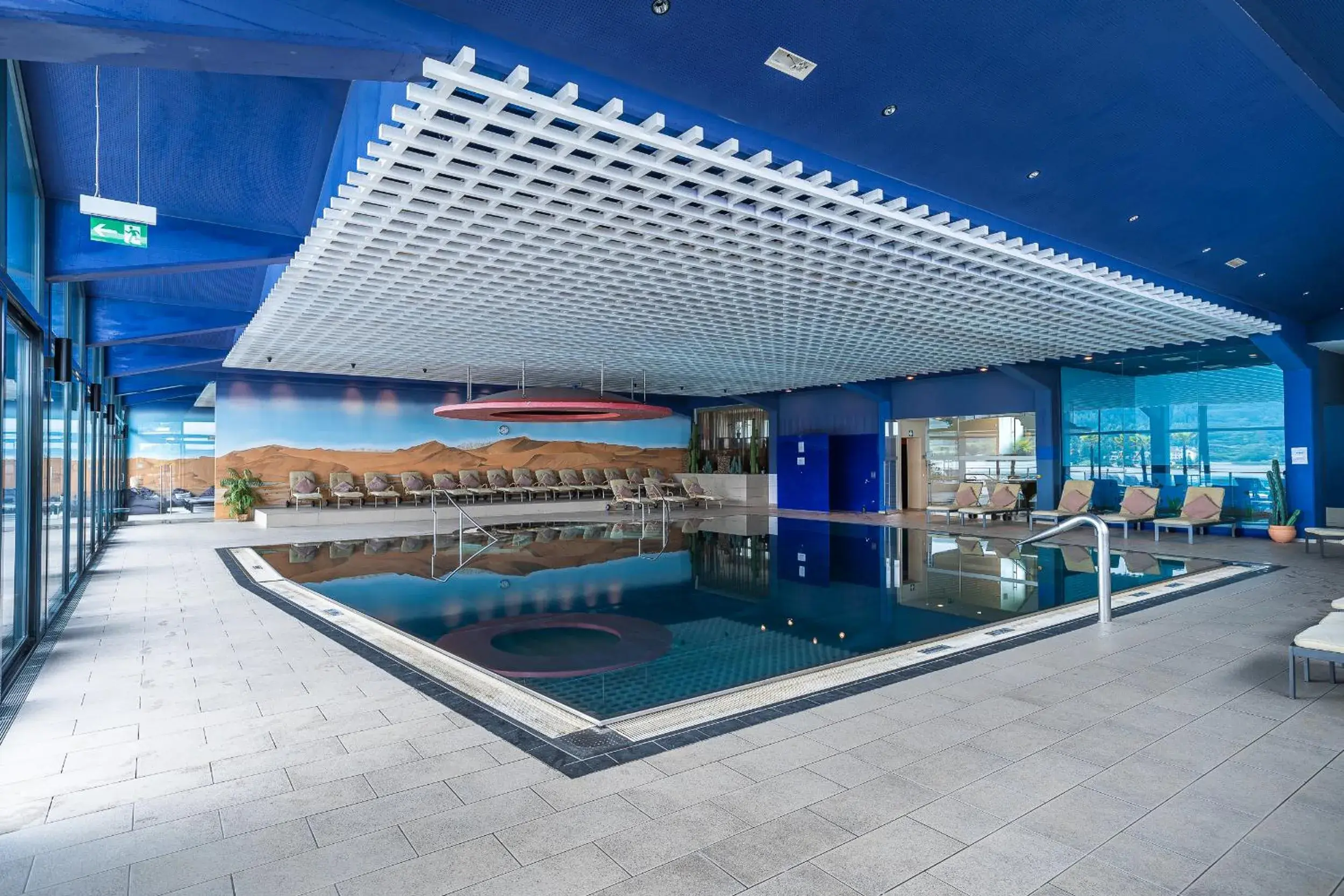 Swimming Pool in Hotel Parks