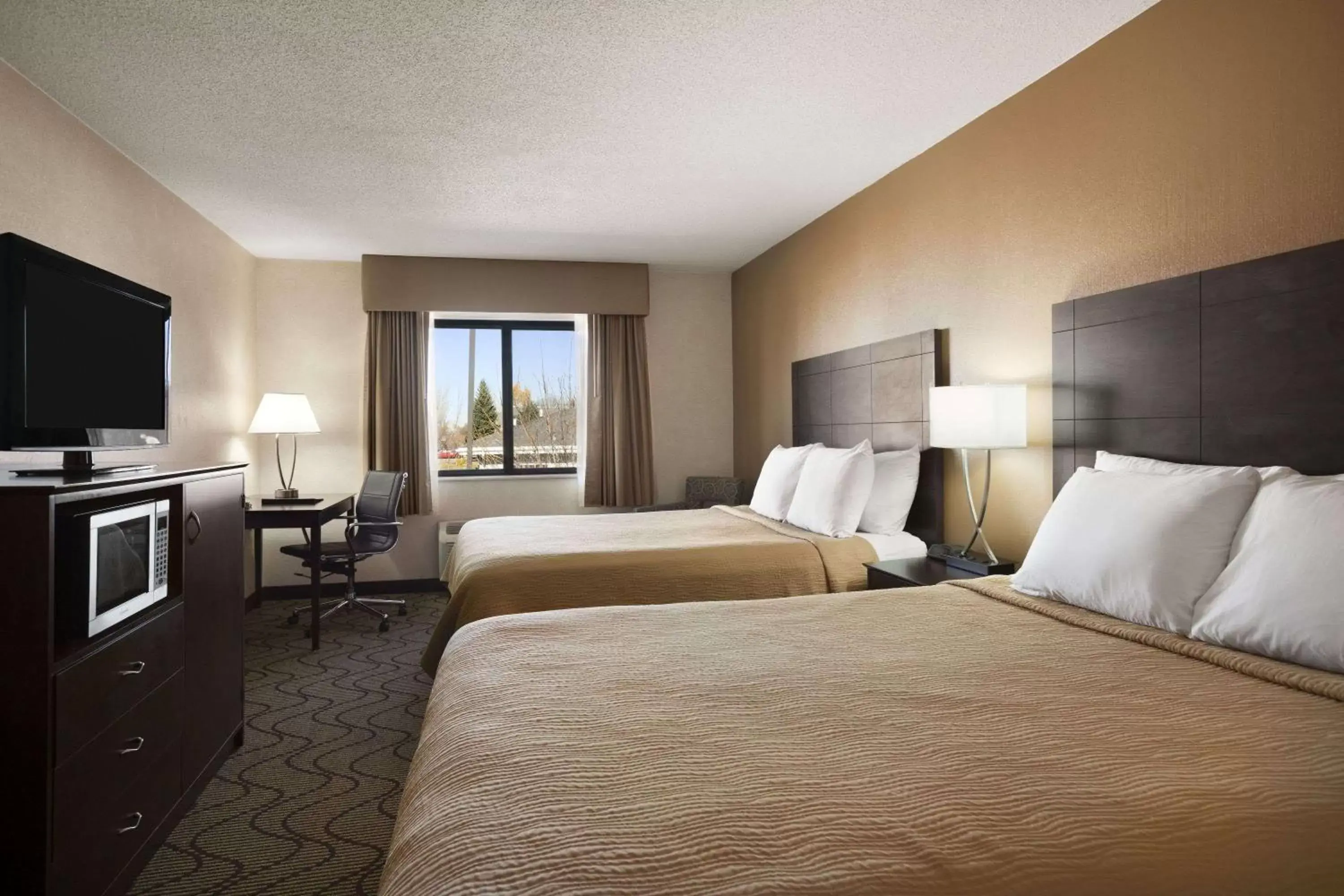 Photo of the whole room, Bed in Days Inn by Wyndham Columbia Mall