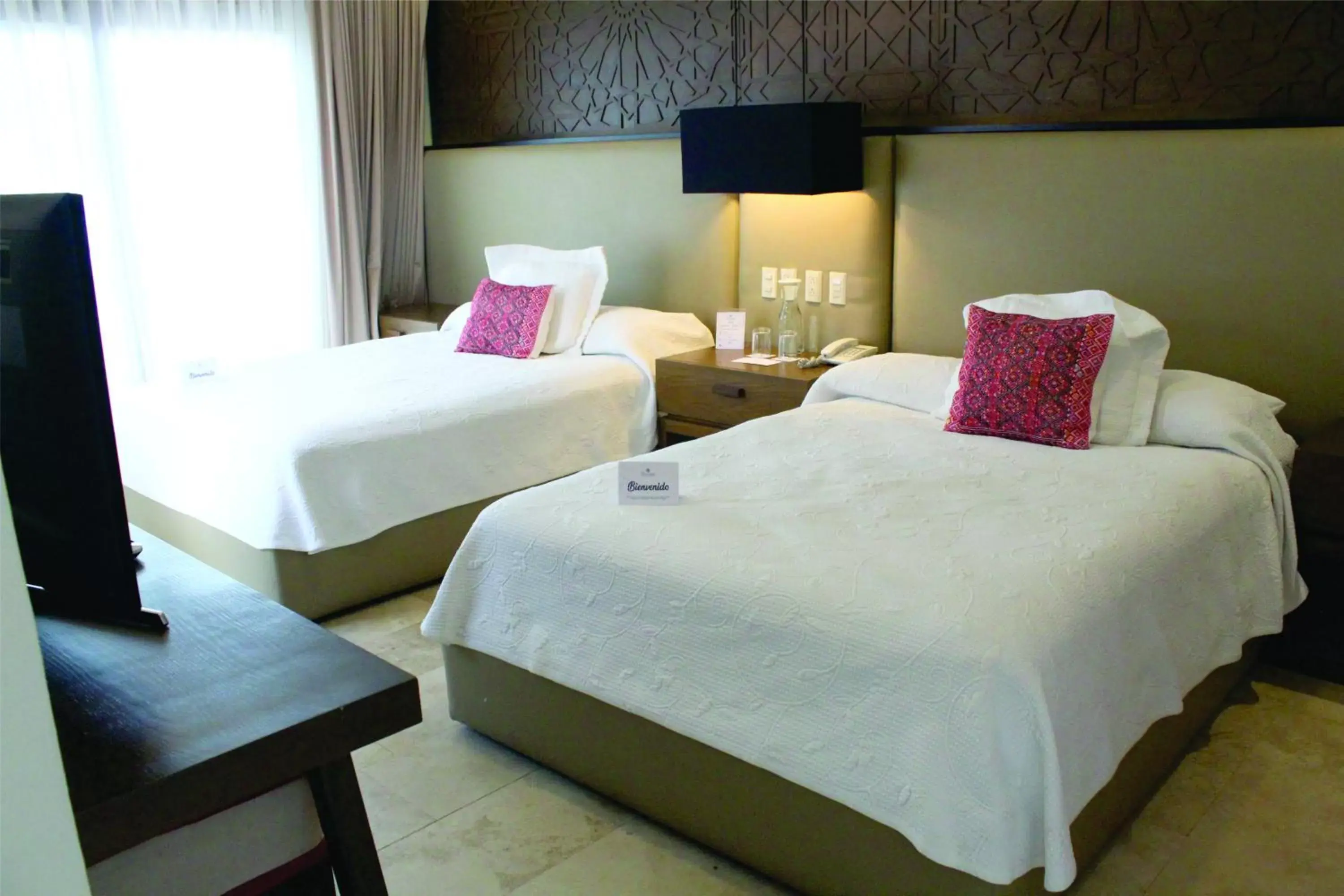 Bed in Hotel Lindo Ajijic Bed & Breakfast