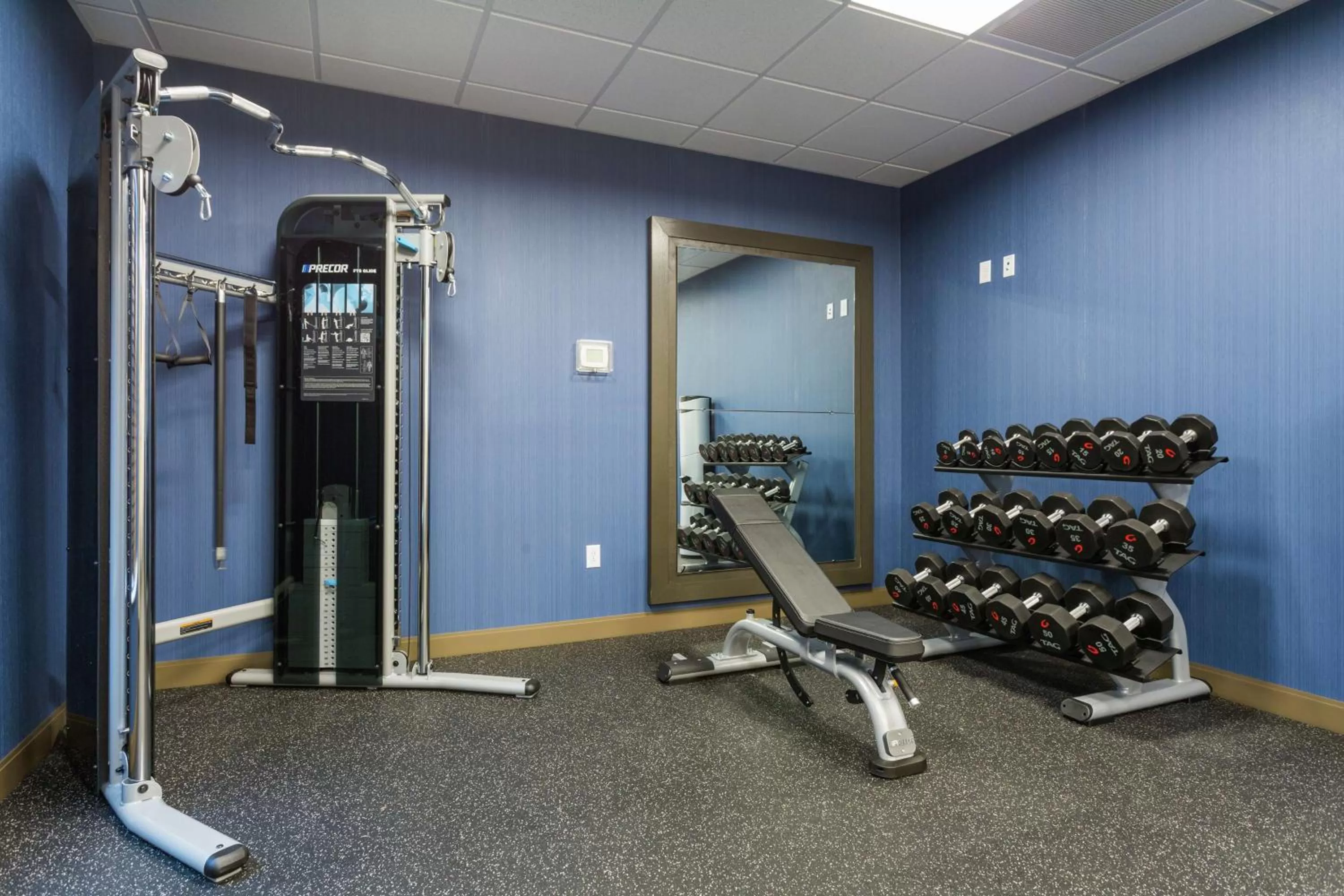 Fitness centre/facilities in Hampton Inn Cumberland