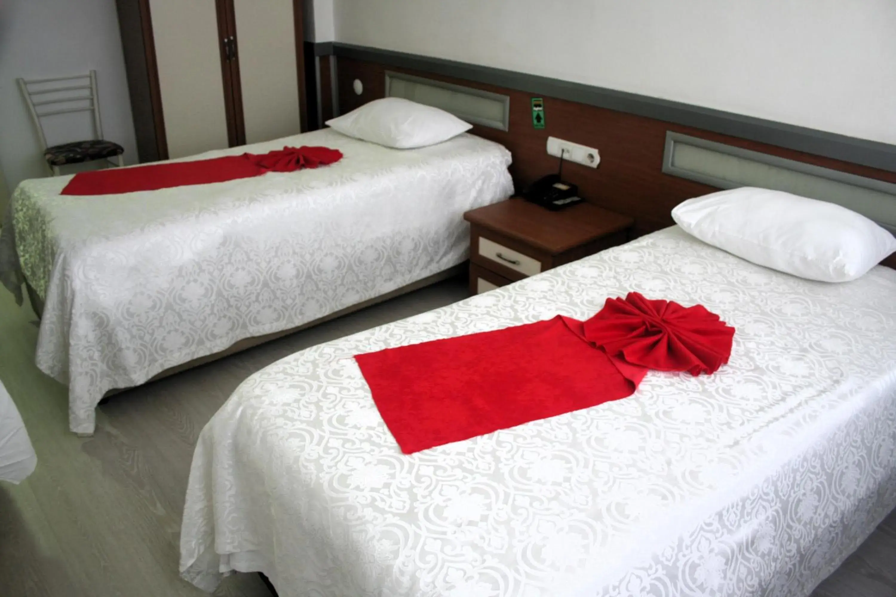 Bed in Yeni Kosk Esra Hotel