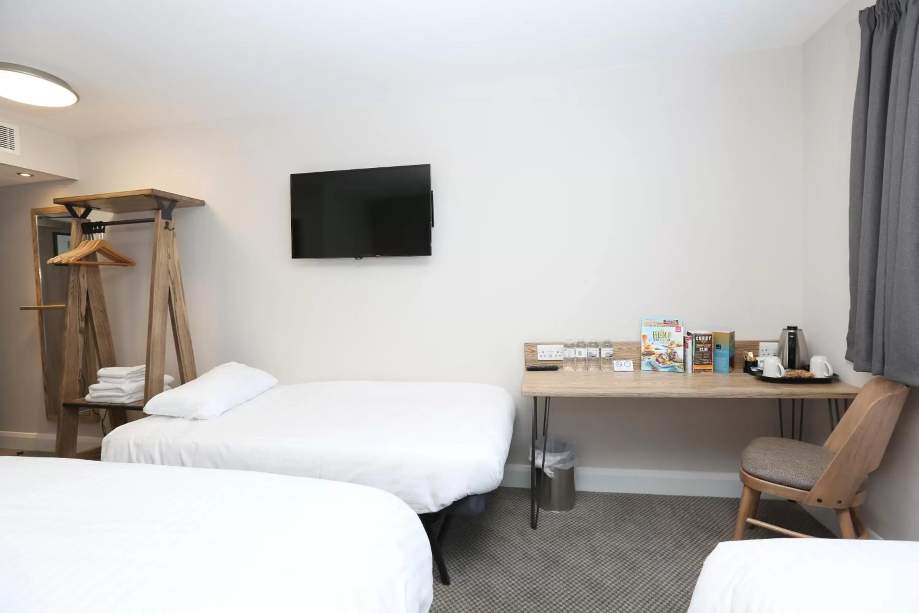 Bedroom, Bed in Tulip Queen, Spalding by Marston's Inns