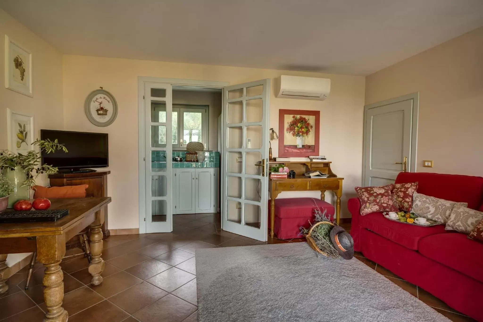 Kitchen or kitchenette, Seating Area in L'Olivo Country Club Resort & SPA