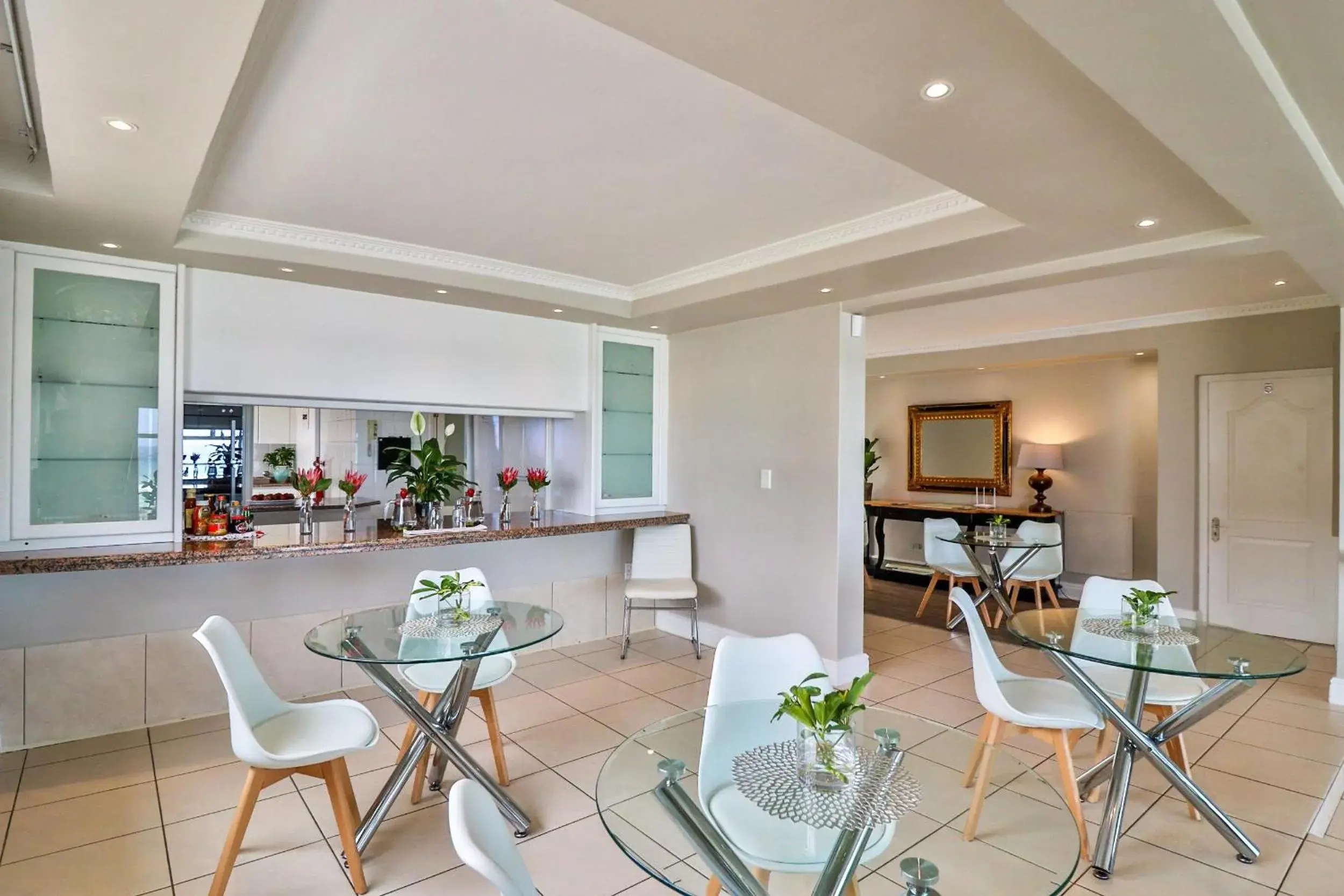 Dining area in Hermanus Beachfront Lodge