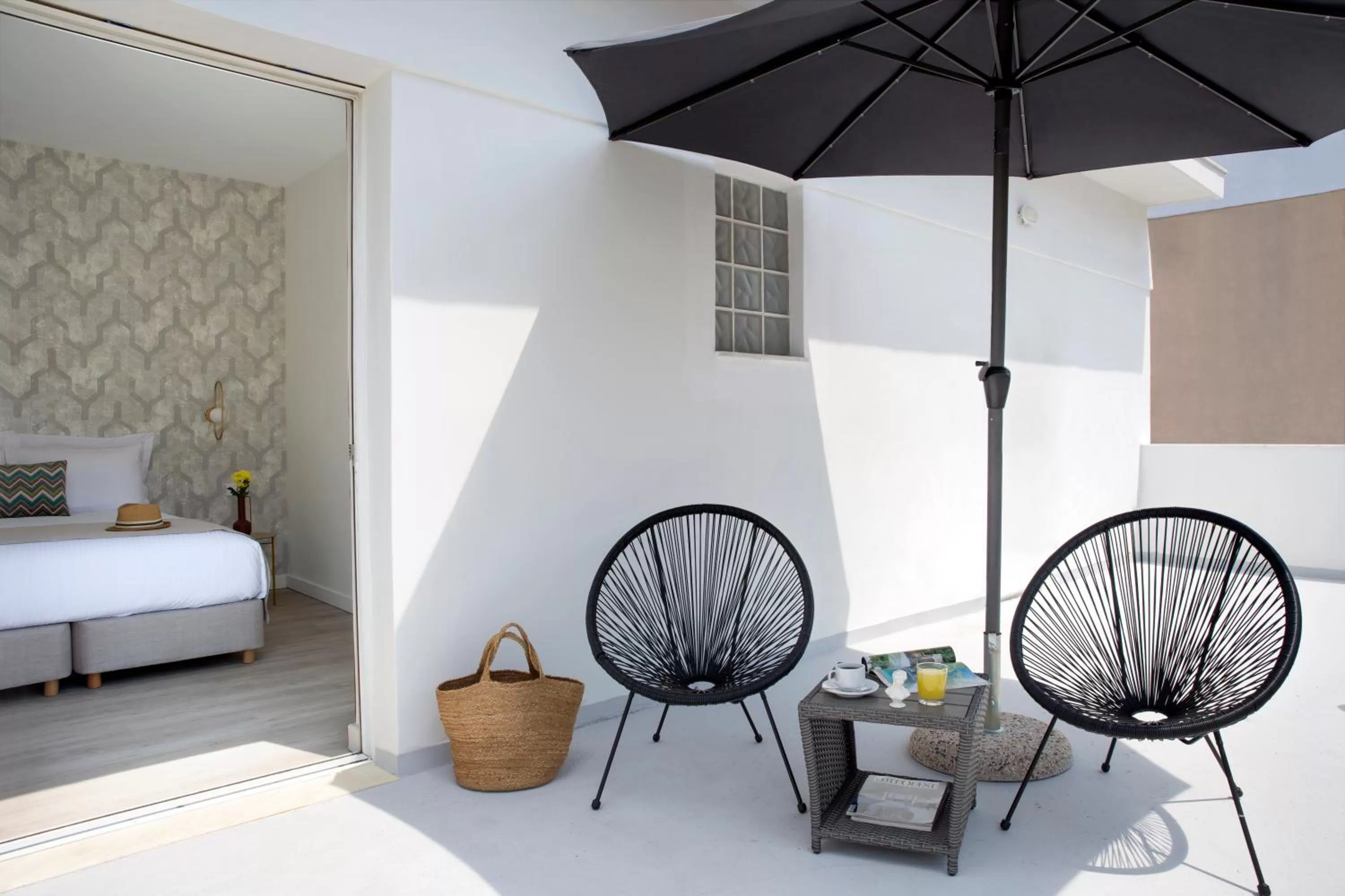 Balcony/Terrace, Bed in Hypnos Inn Athens