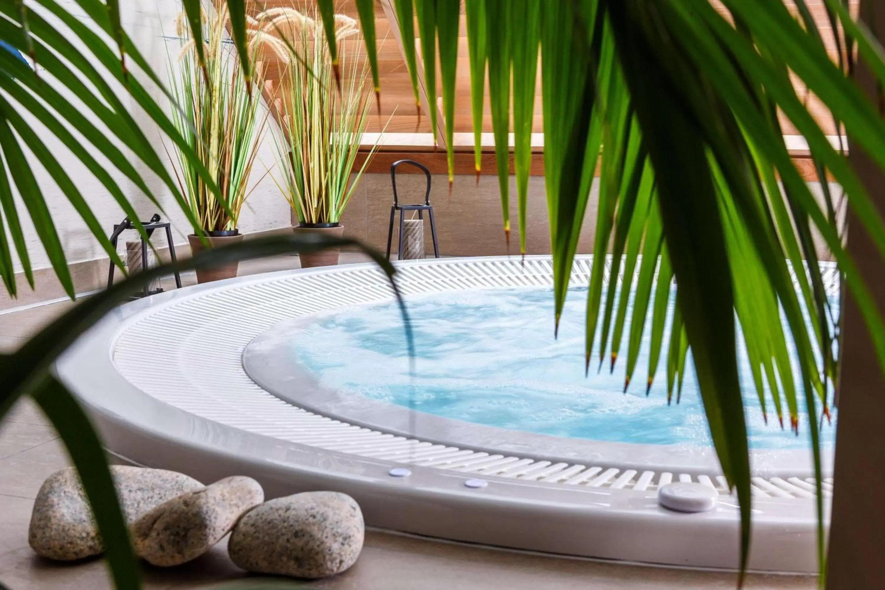 Spa and wellness centre/facilities, Swimming Pool in Best Western Les Bains Hotel et SPA