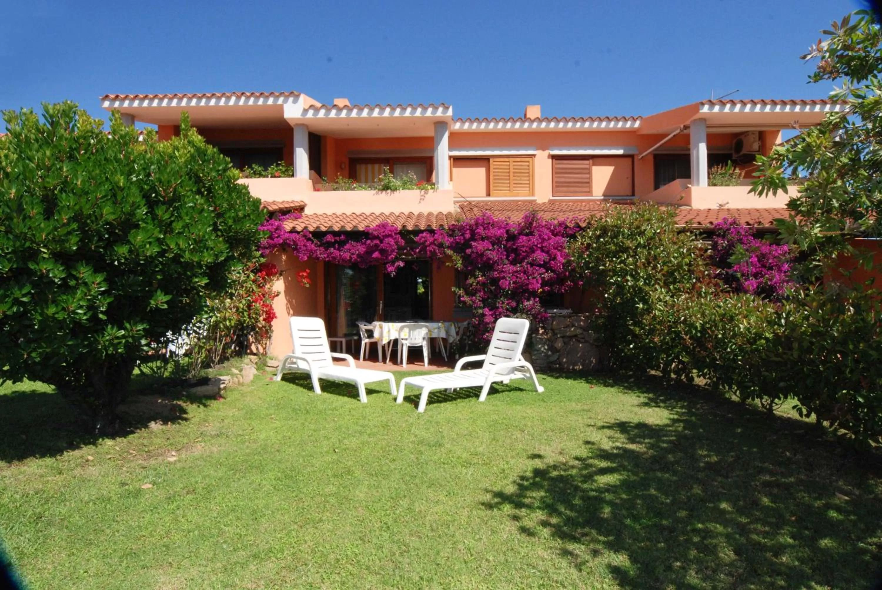 Property building in Porto Coda Cavallo Salina Bamba