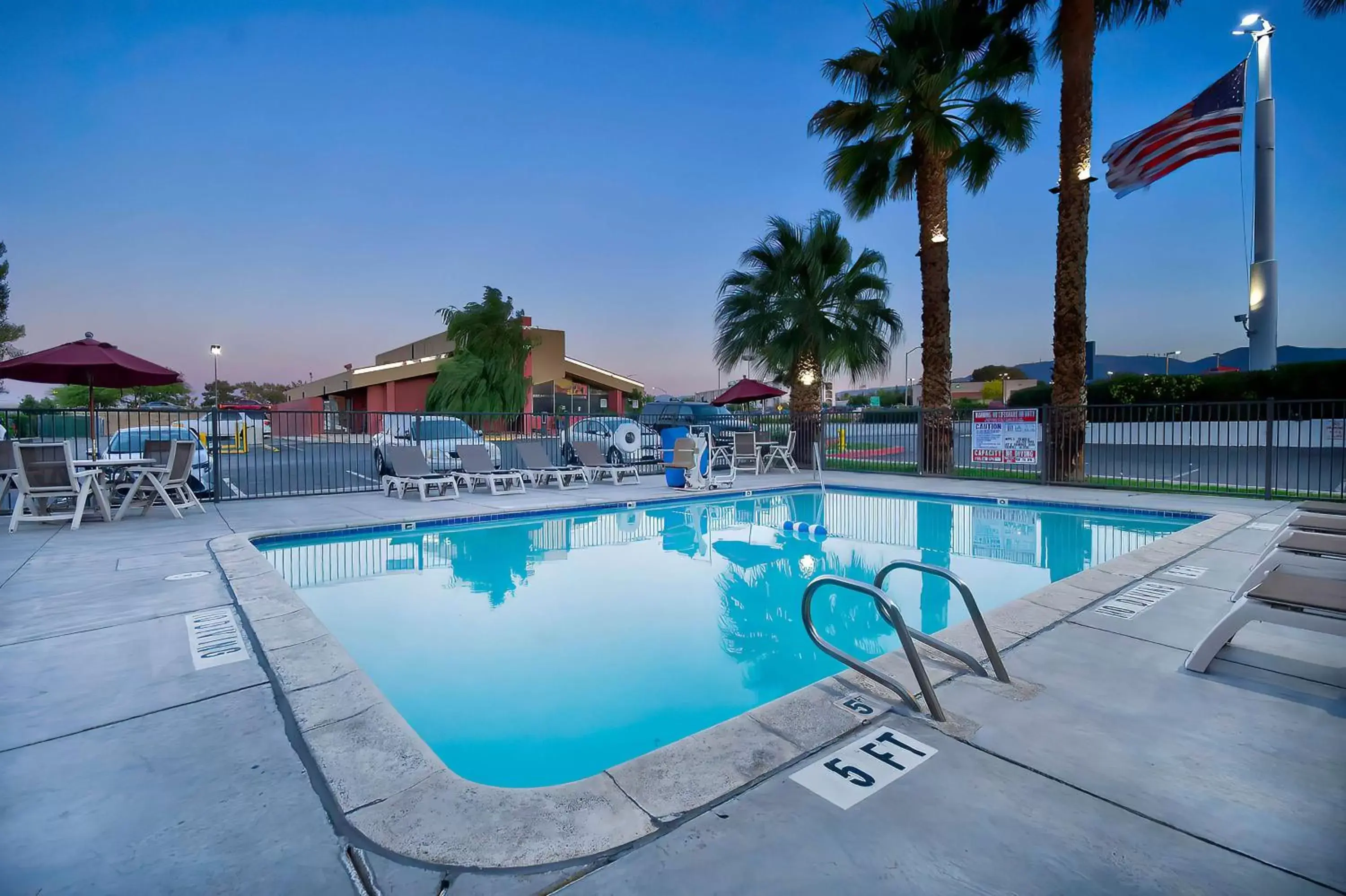 Pool view, Swimming Pool in Motel 6-Palmdale, CA
