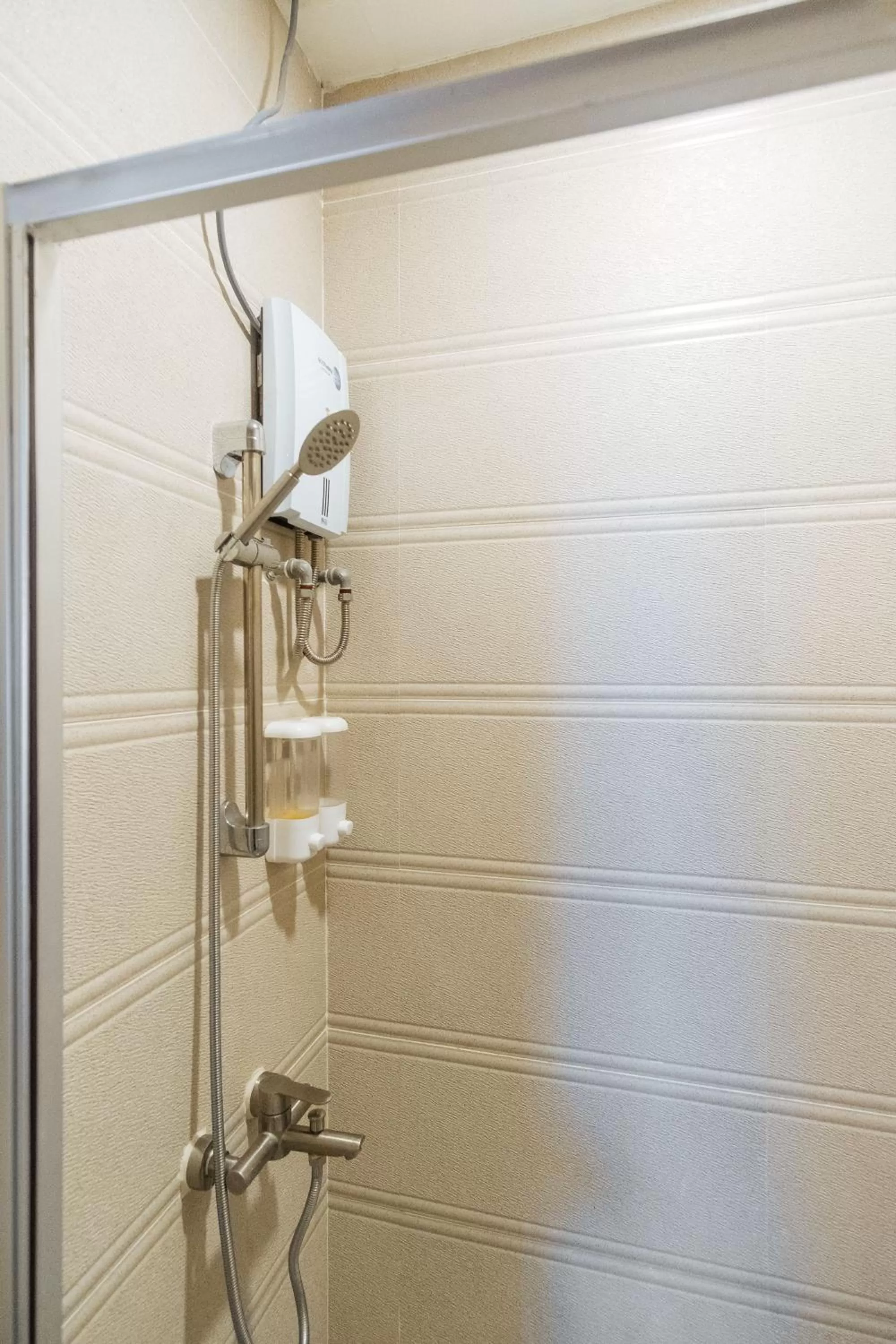 Shower in Northpointe Residences