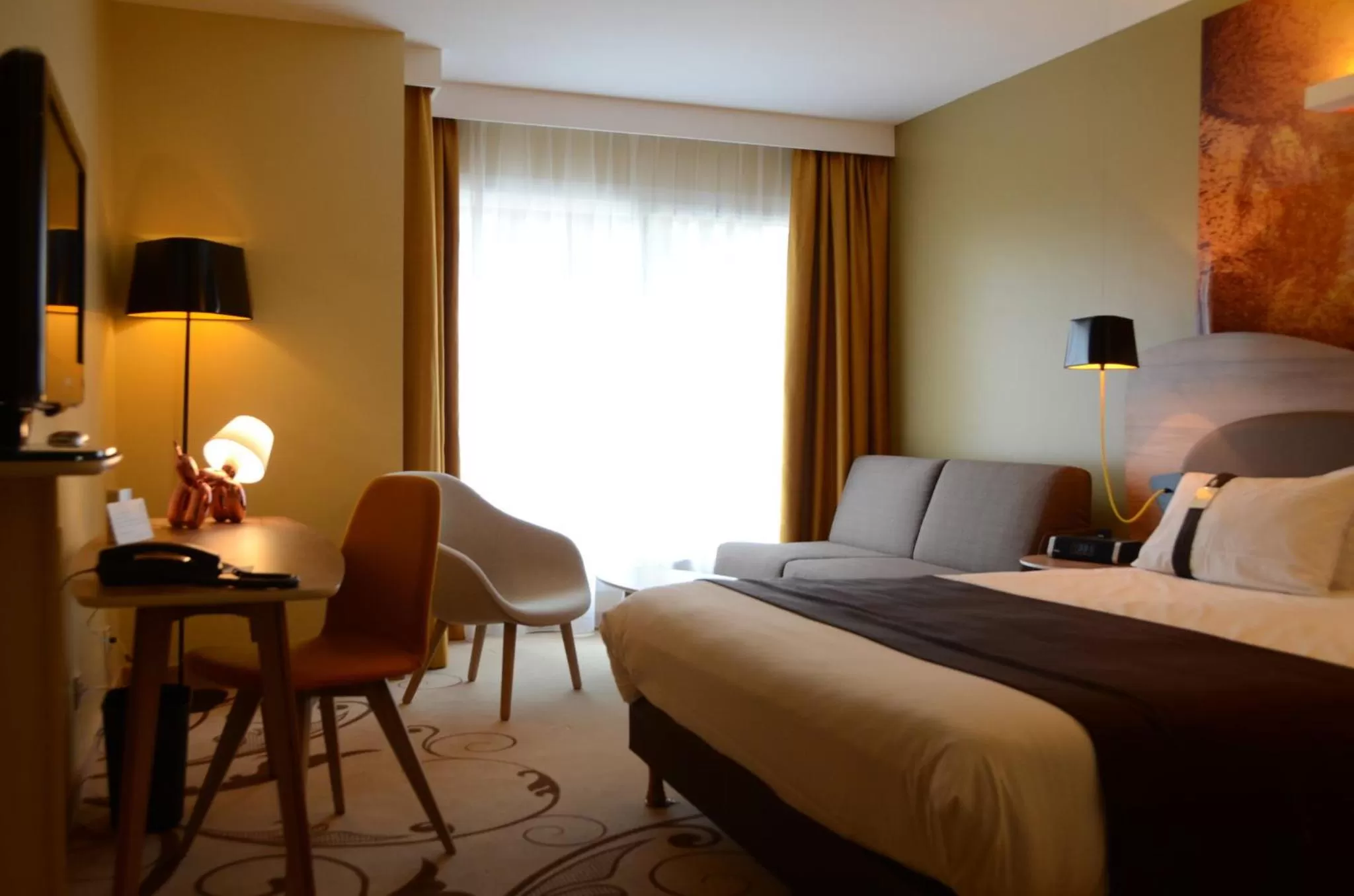 Photo of the whole room, Bed in Holiday Inn Reims Centre by IHG