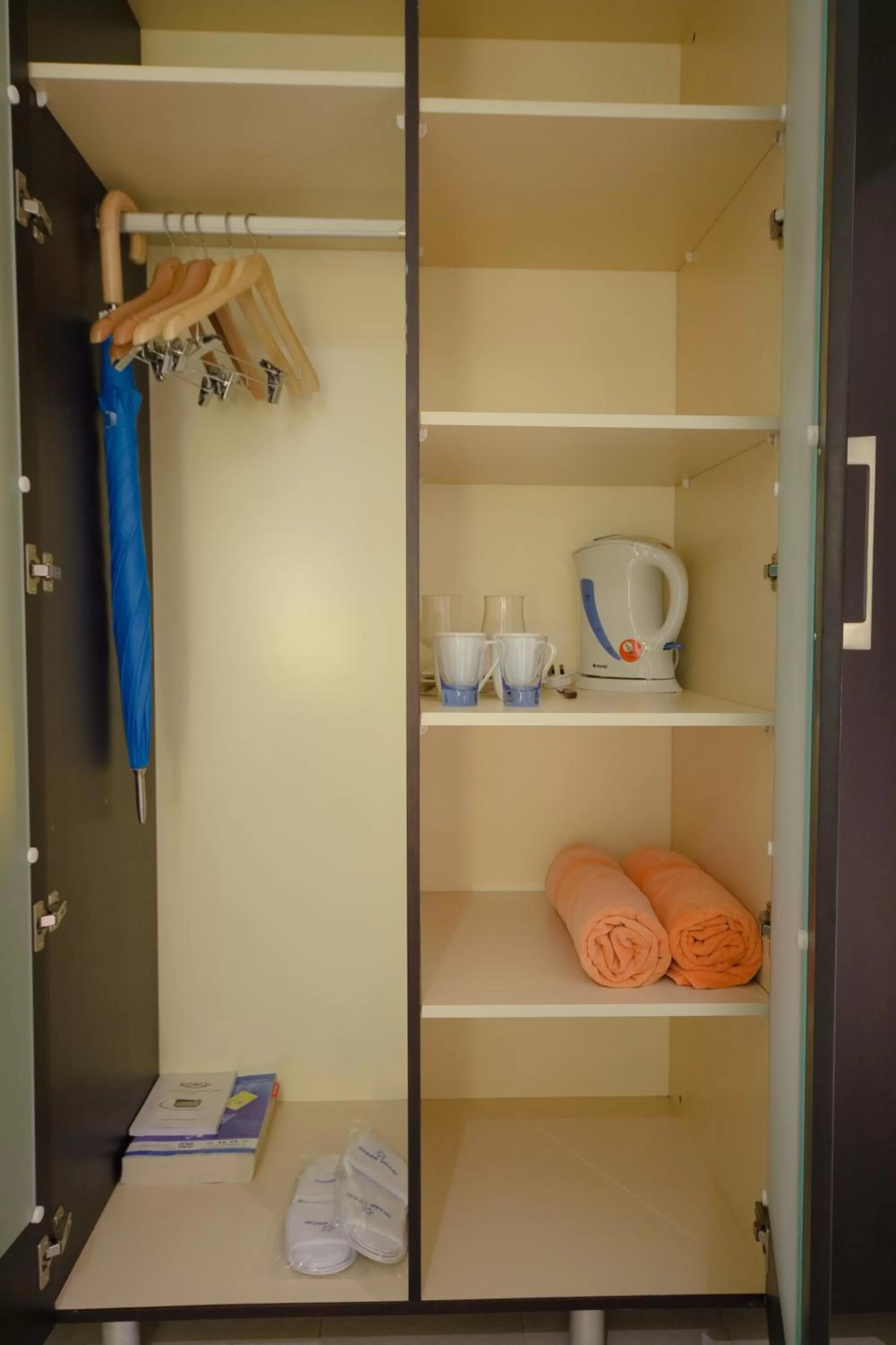 Coffee/tea facilities in Ocean Villas Hotel