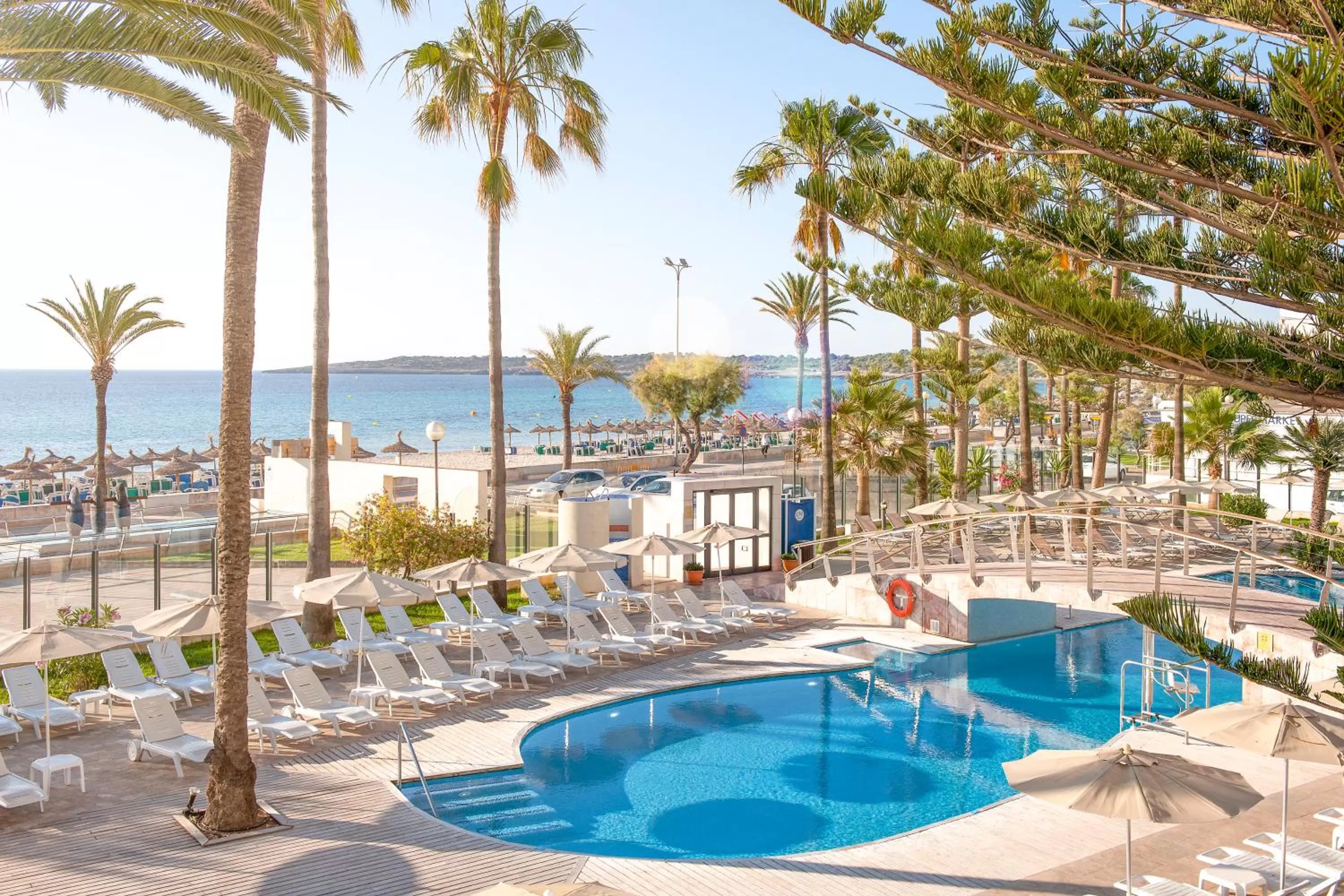 Swimming pool in CM Playa del Moro
