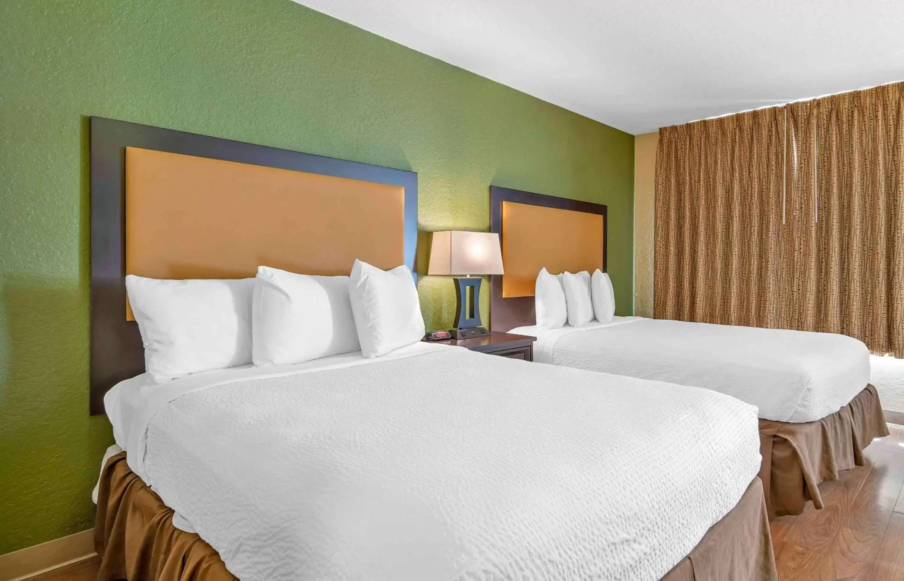 Bedroom, Bed in Extended Stay America Suites - Indianapolis - Airport - W Southern Ave