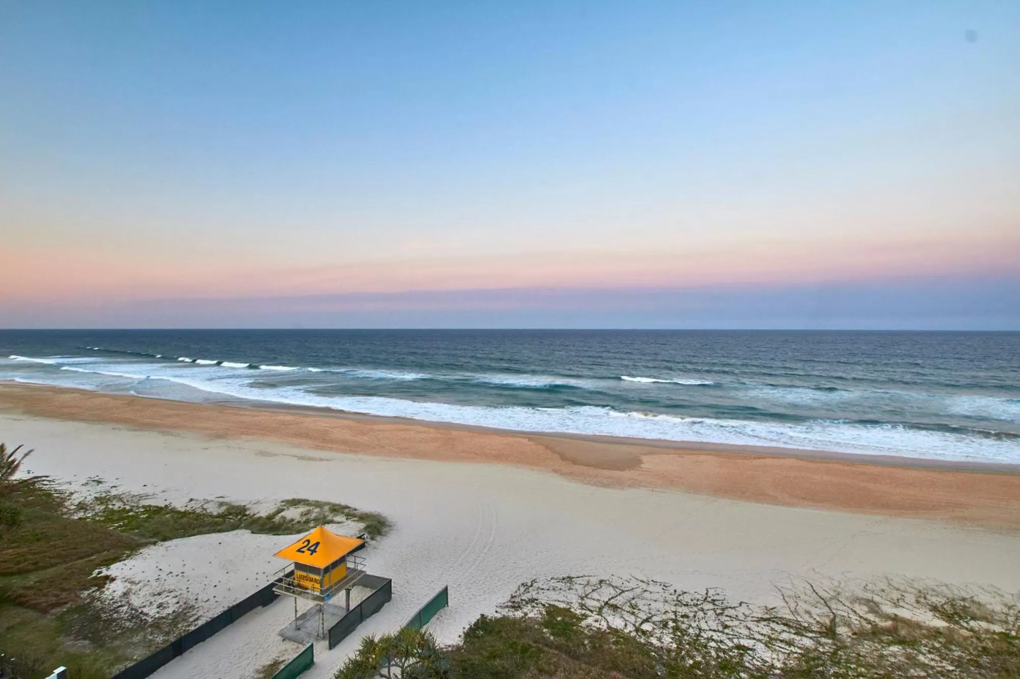 Beach in Albatross North Apartments