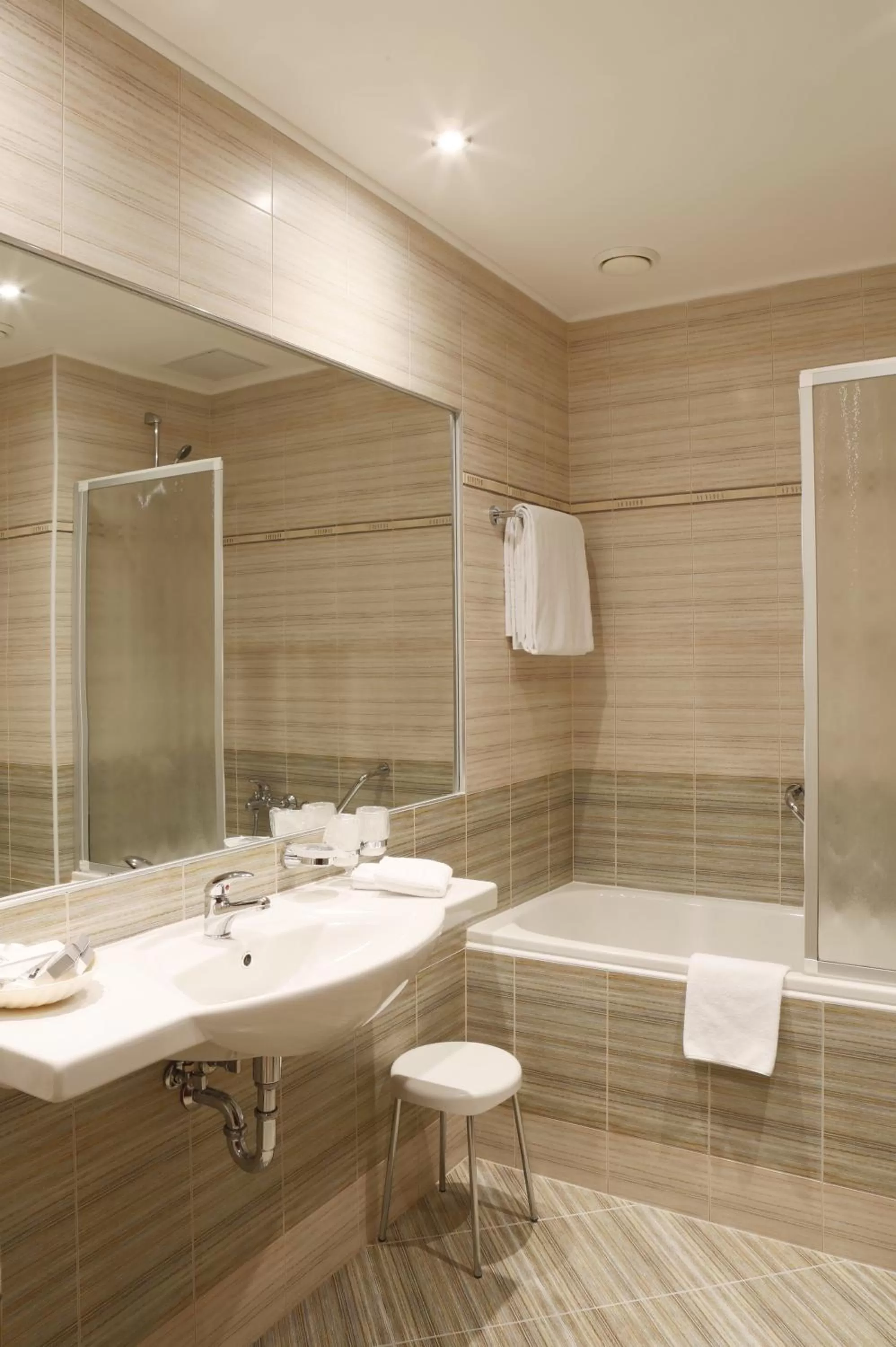 Bathroom in Hotel Kolonada