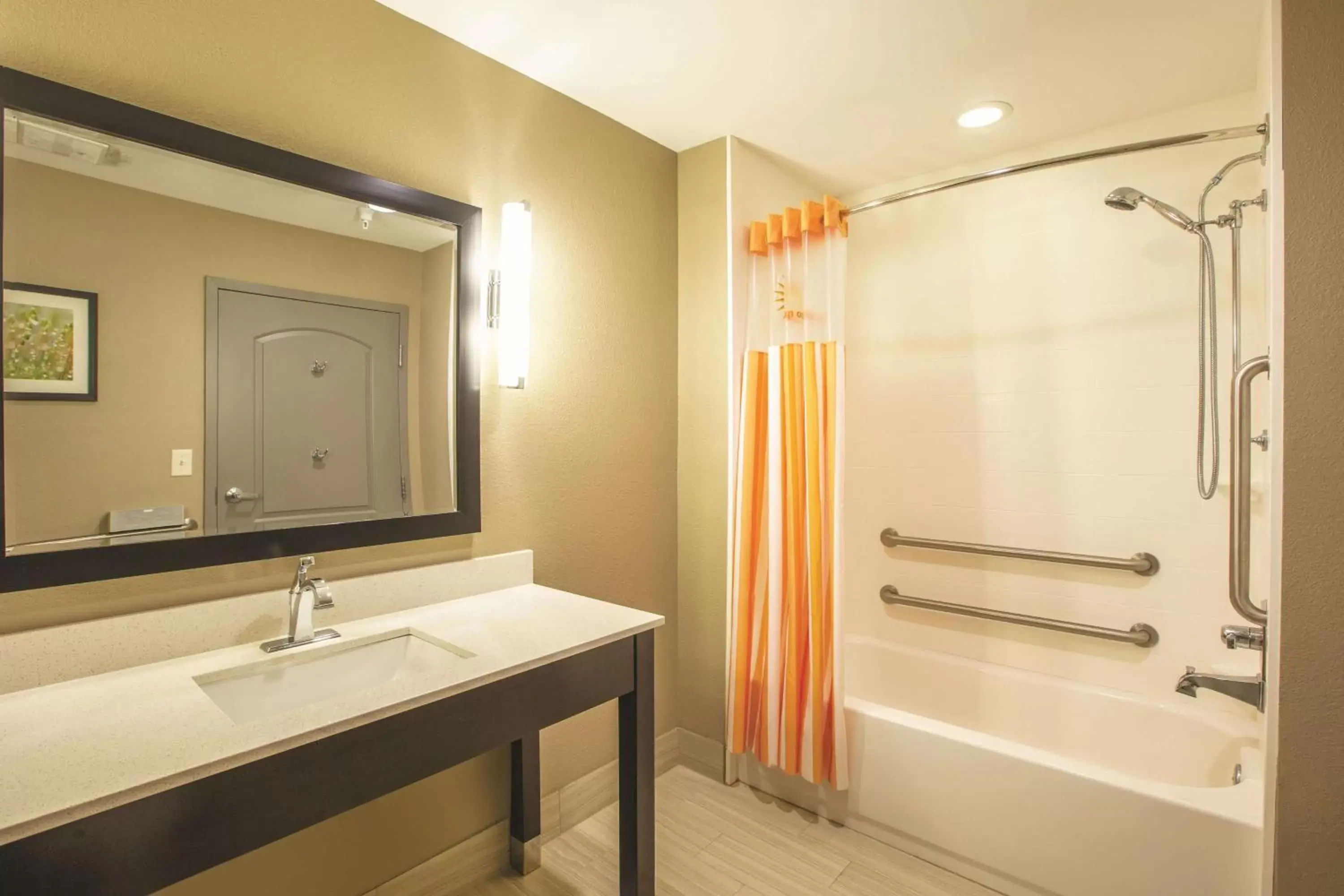 Photo of the whole room, Bathroom in La Quinta by Wyndham Hattiesburg - I-59