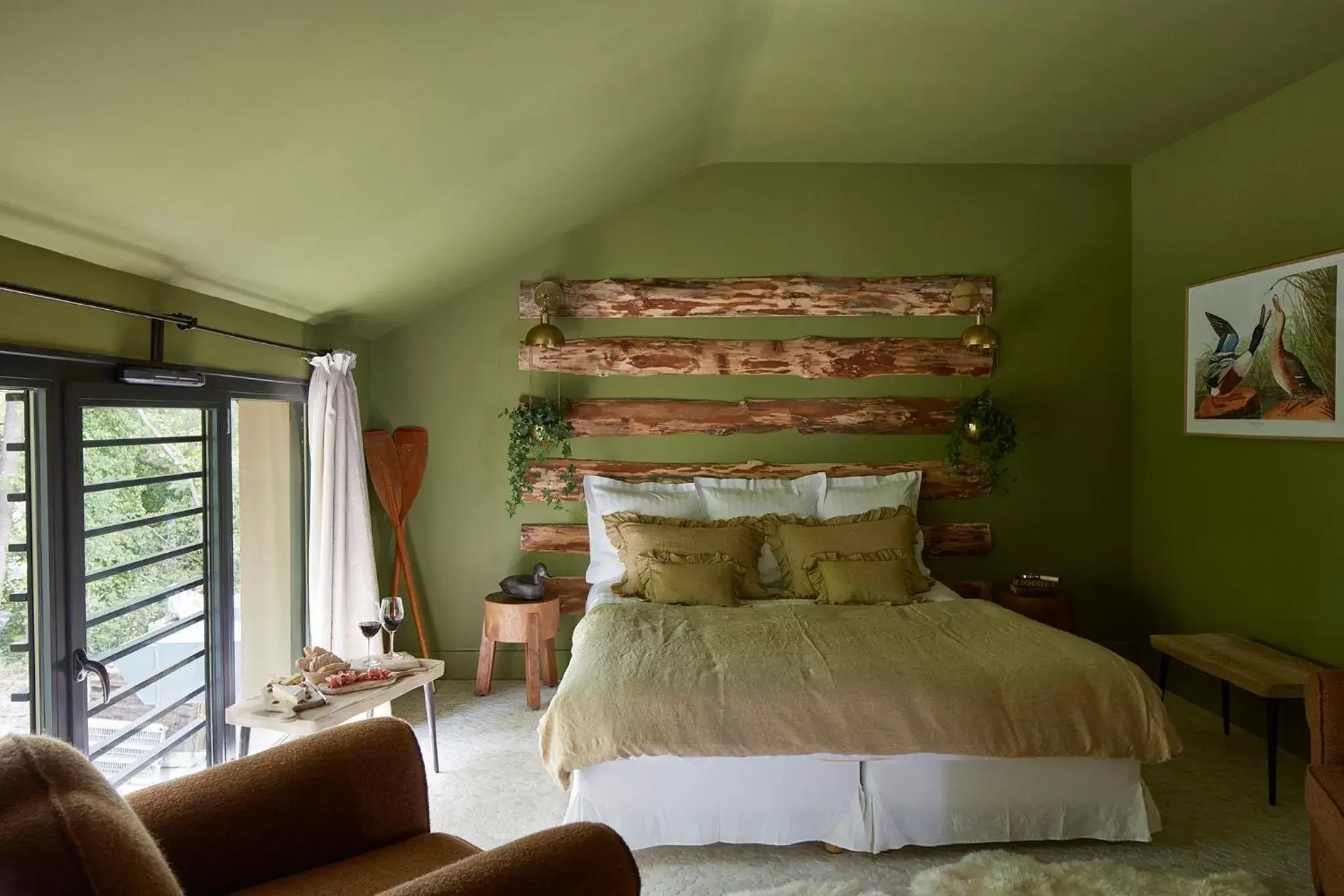 Decorative detail, Bed in Hôtel Domaine de Raba Bordeaux Sud