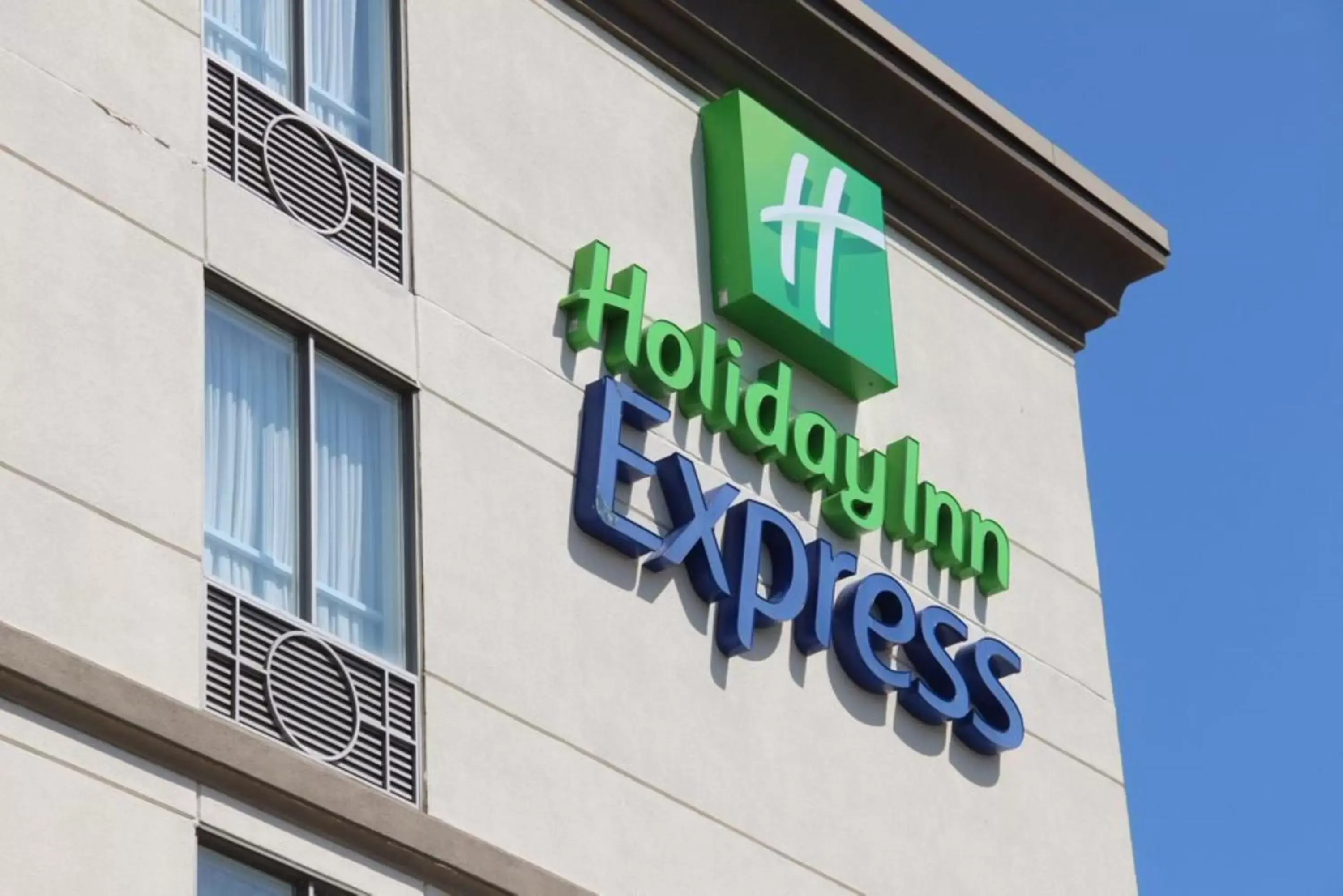 Property building in Holiday Inn Express & Suites Huntsville, an IHG Hotel