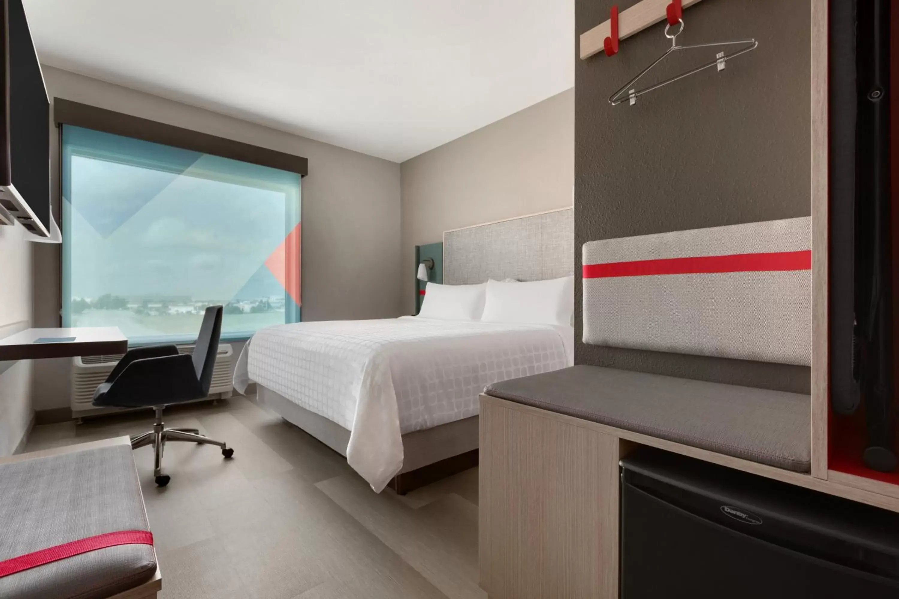 Bedroom, Bed in avid Hotel Ocala Downtown, an IHG Hotel