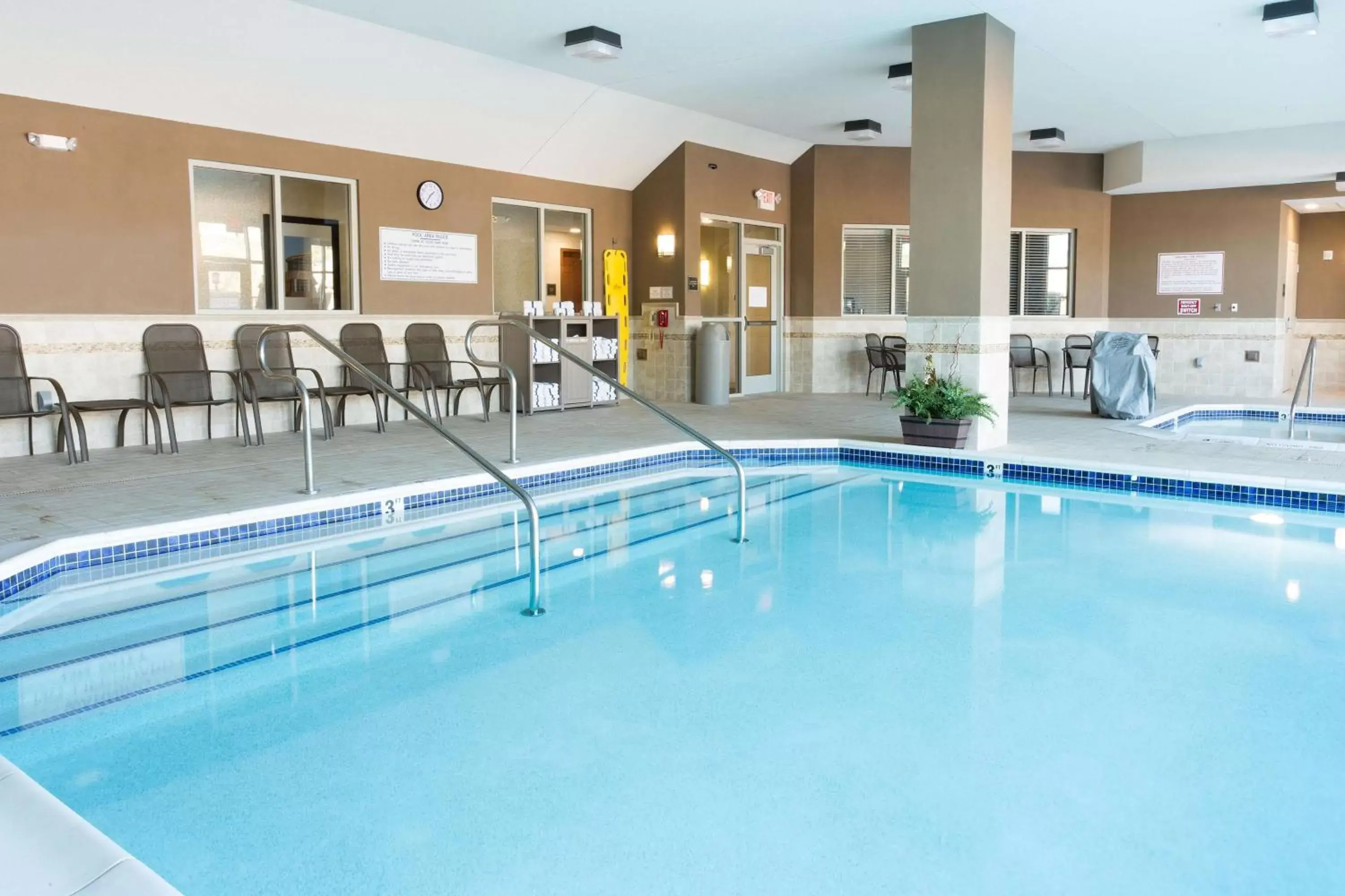 Activities, Swimming Pool in Drury Inn & Suites Phoenix Tempe