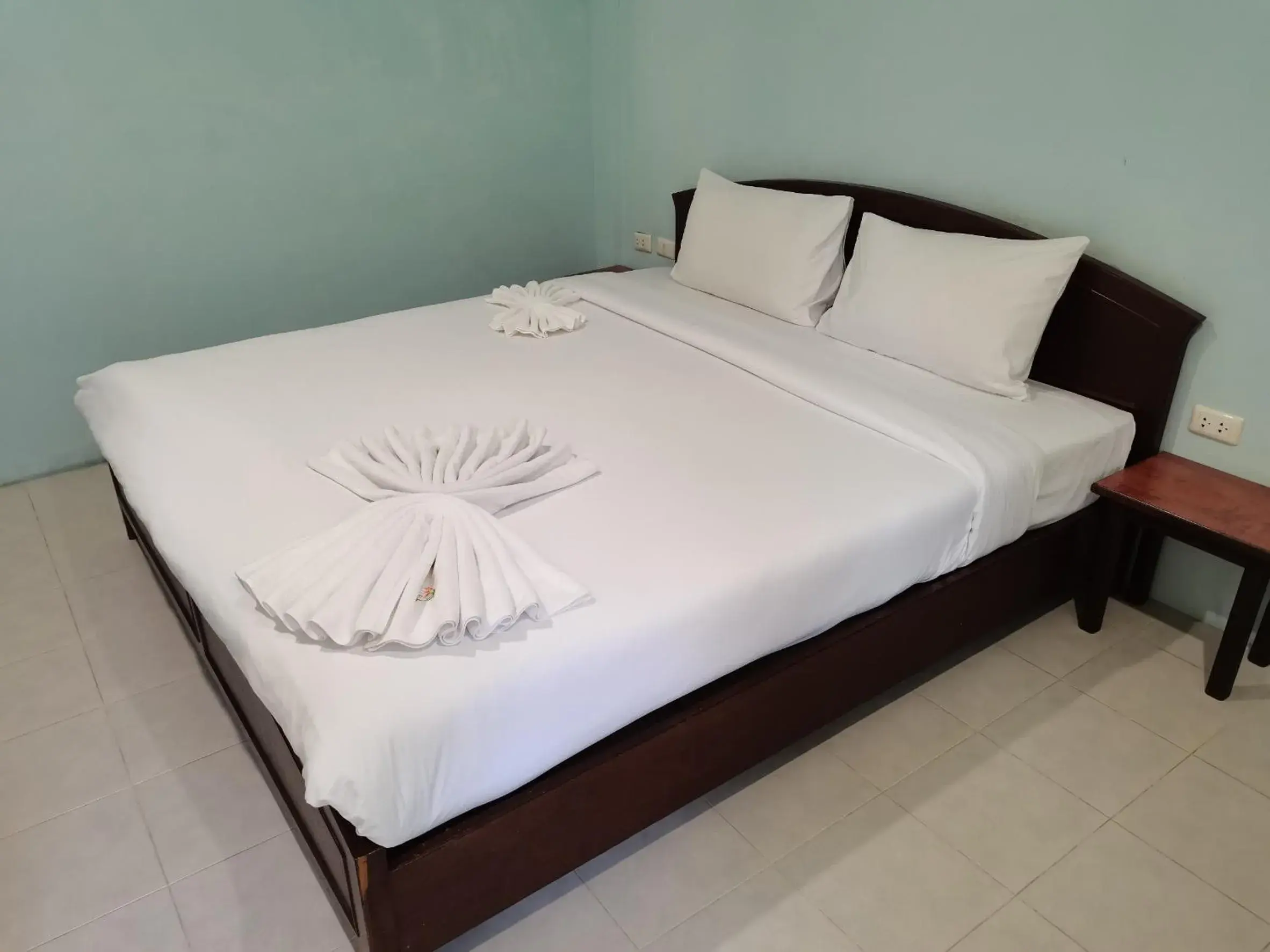 Bedroom, Bed in Capricorn Village - SHA Extra Plus