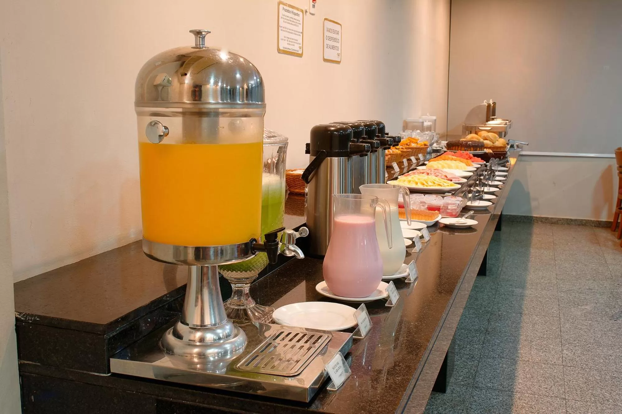 Buffet breakfast in Fênix Hotel Campinas
