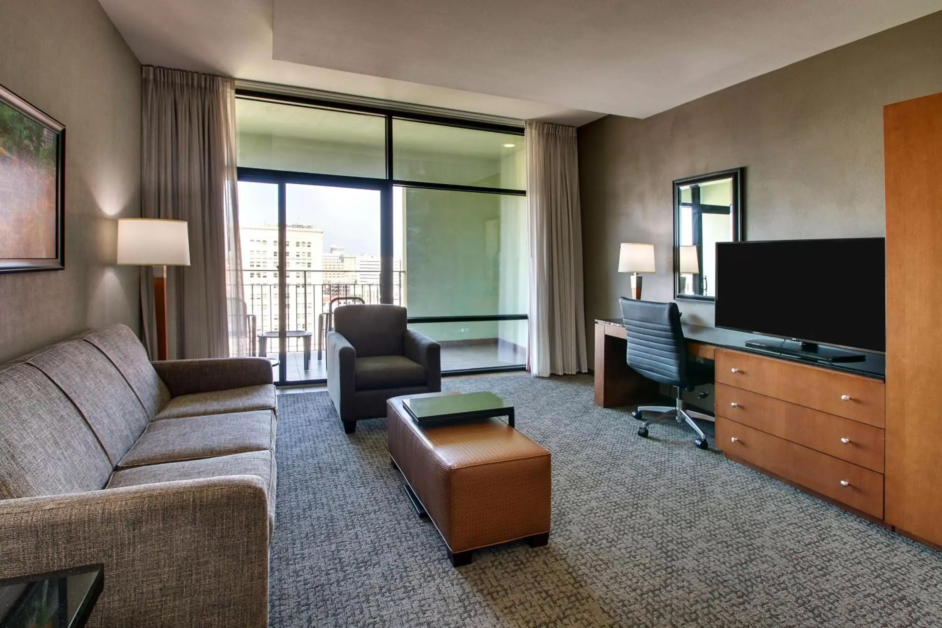 Bedroom, Seating Area in Drury Plaza Hotel San Antonio Riverwalk