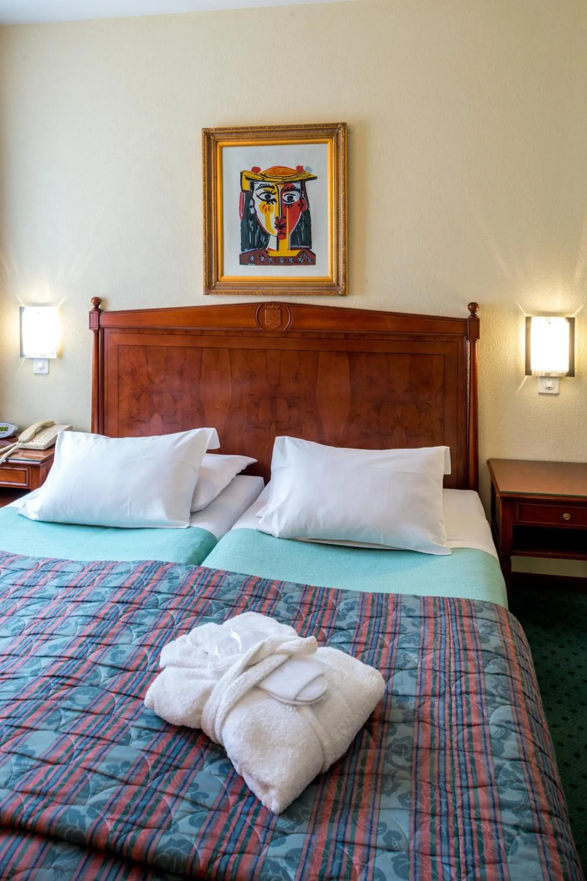 Bed in Hotel Churchill Bed in Hotel Churchill