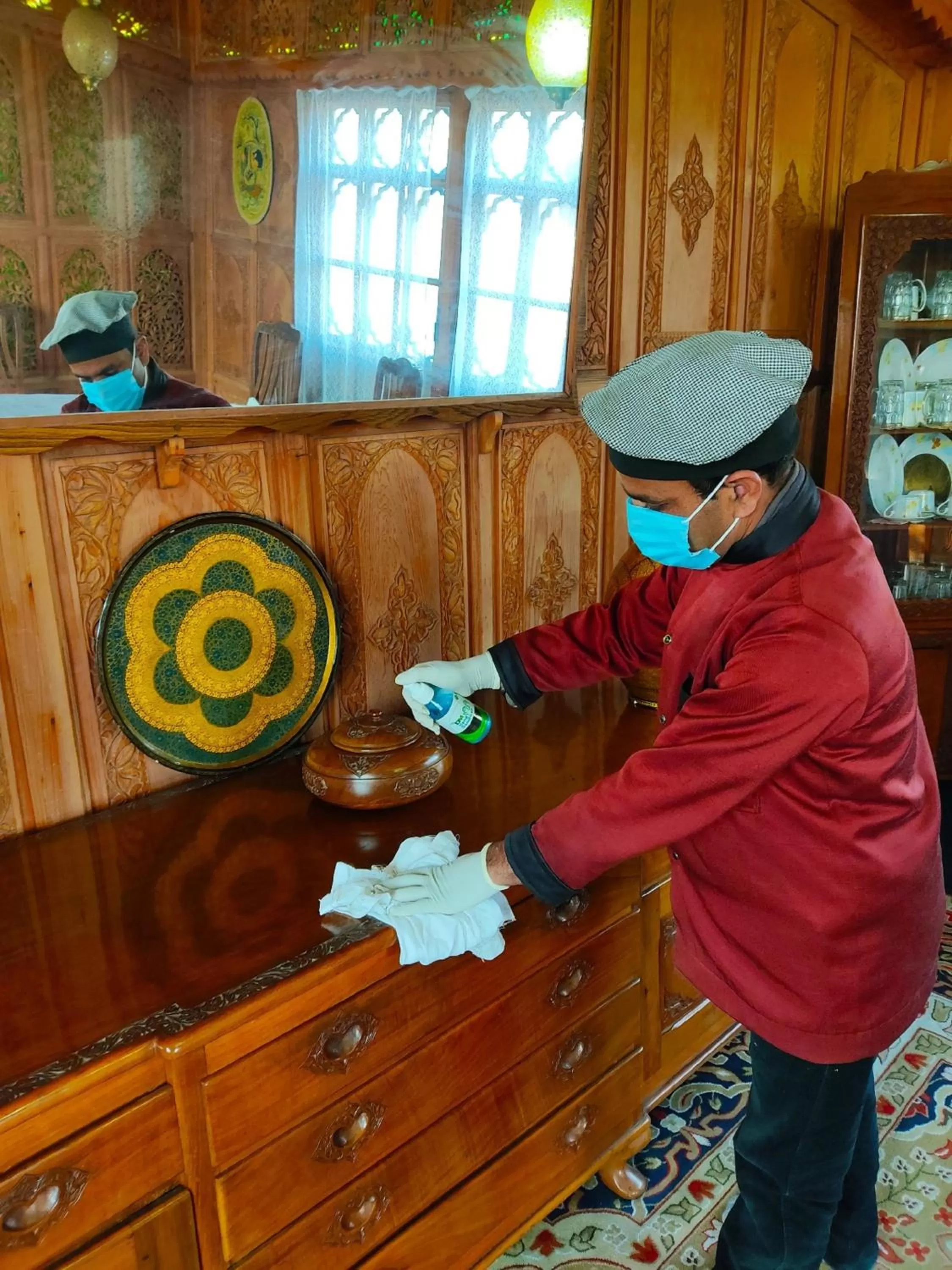 Property building in Wangnoo Heritage Houseboats