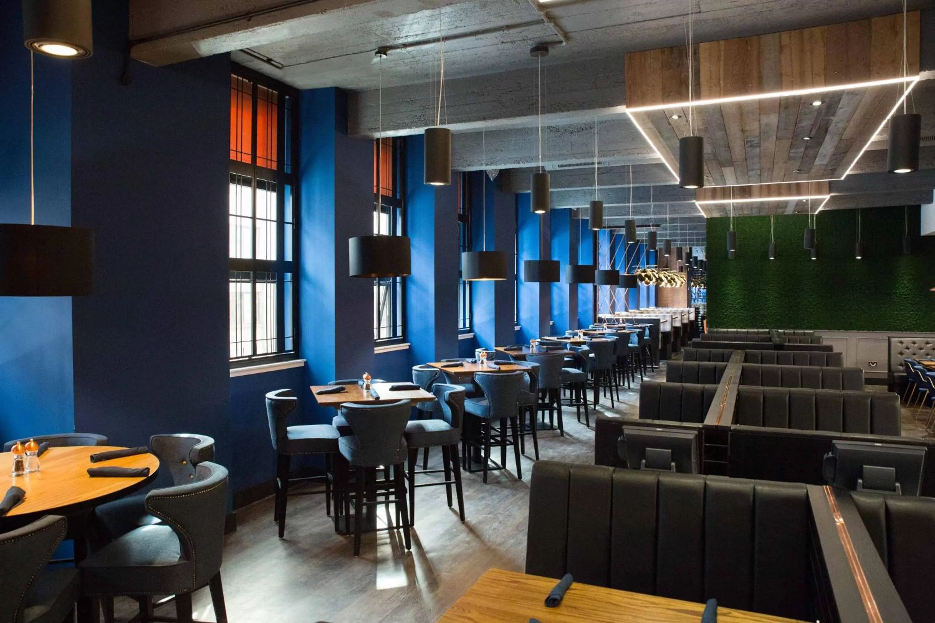 Restaurant/places to eat in Sandman Signature Aberdeen Hotel & Spa