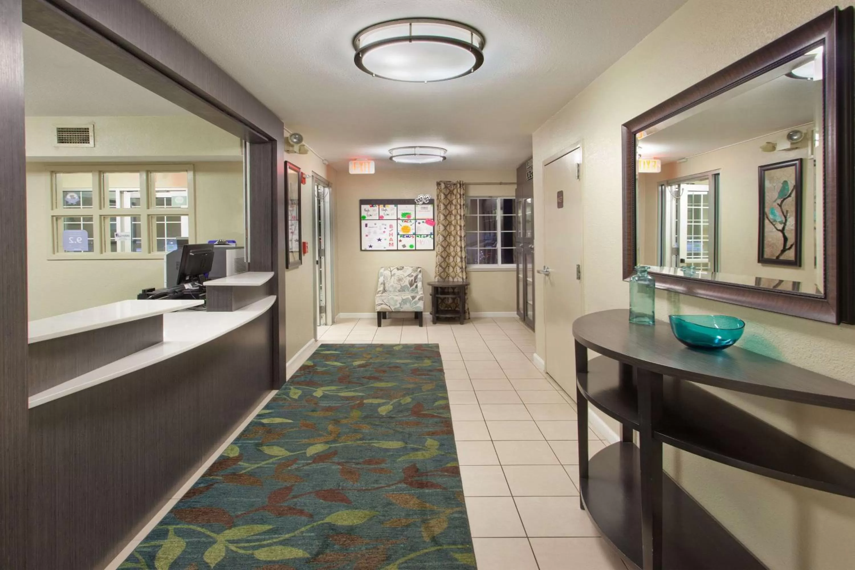 Lobby or reception in Sonesta Simply Suites Dallas Las Colinas