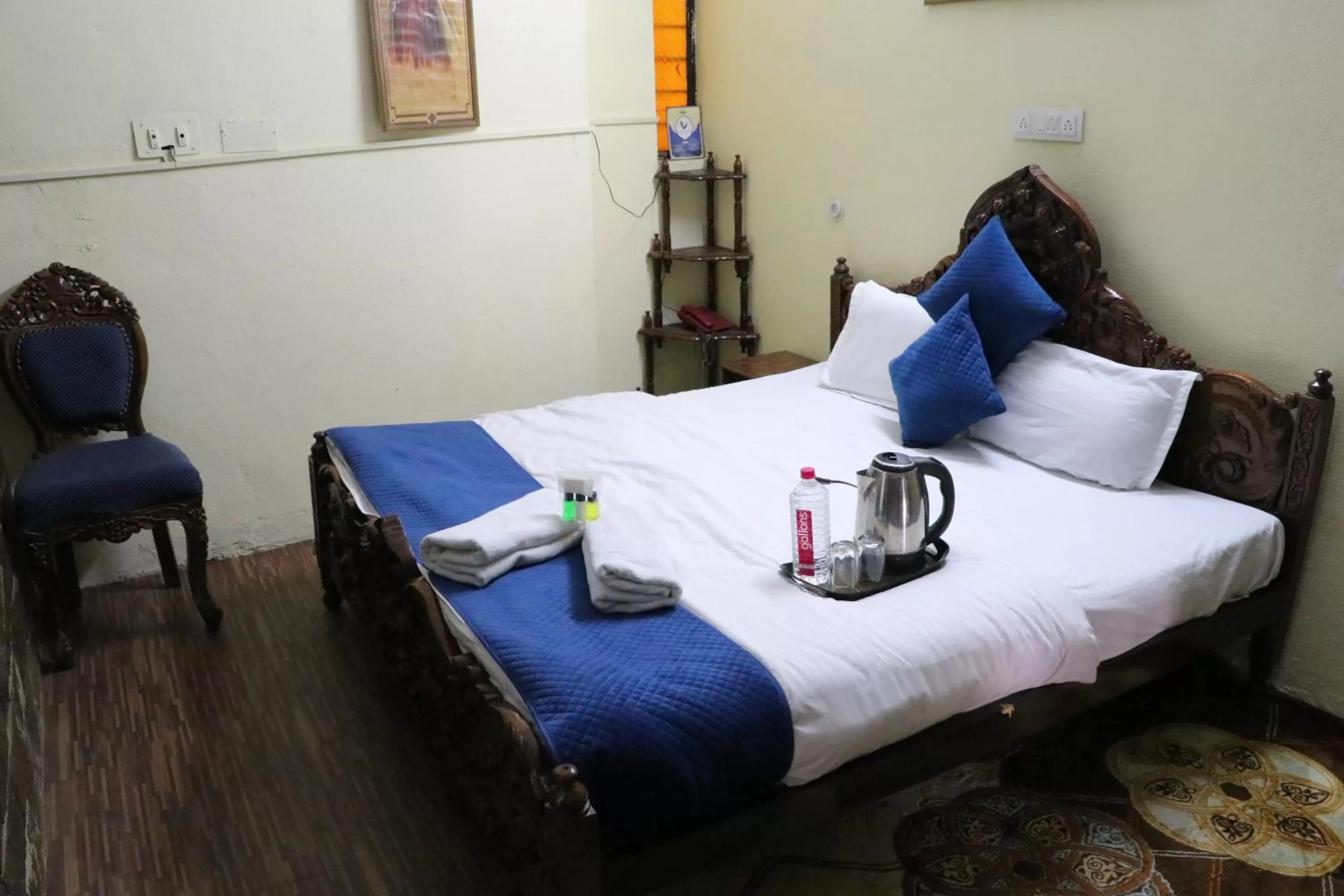 Bed in The Maurvi Inn