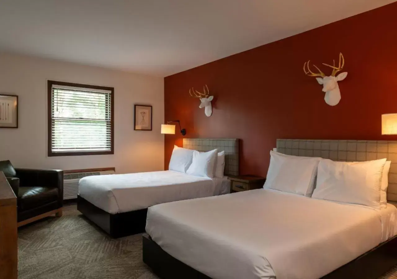 Bedroom, Bed in Lodge at Schroon Lake