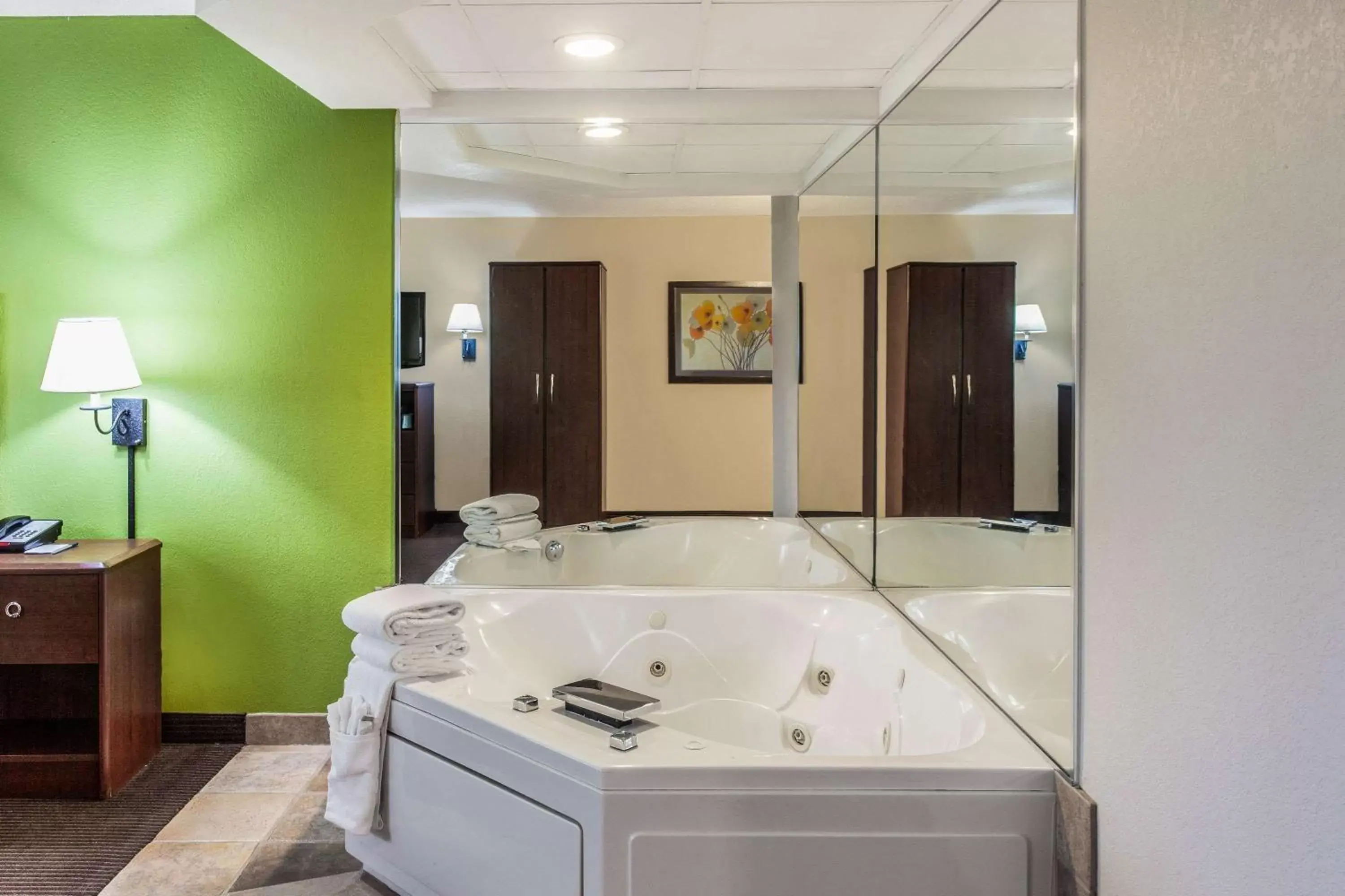 Photo of the whole room, Bathroom in AmericInn by Wyndham Stillwater