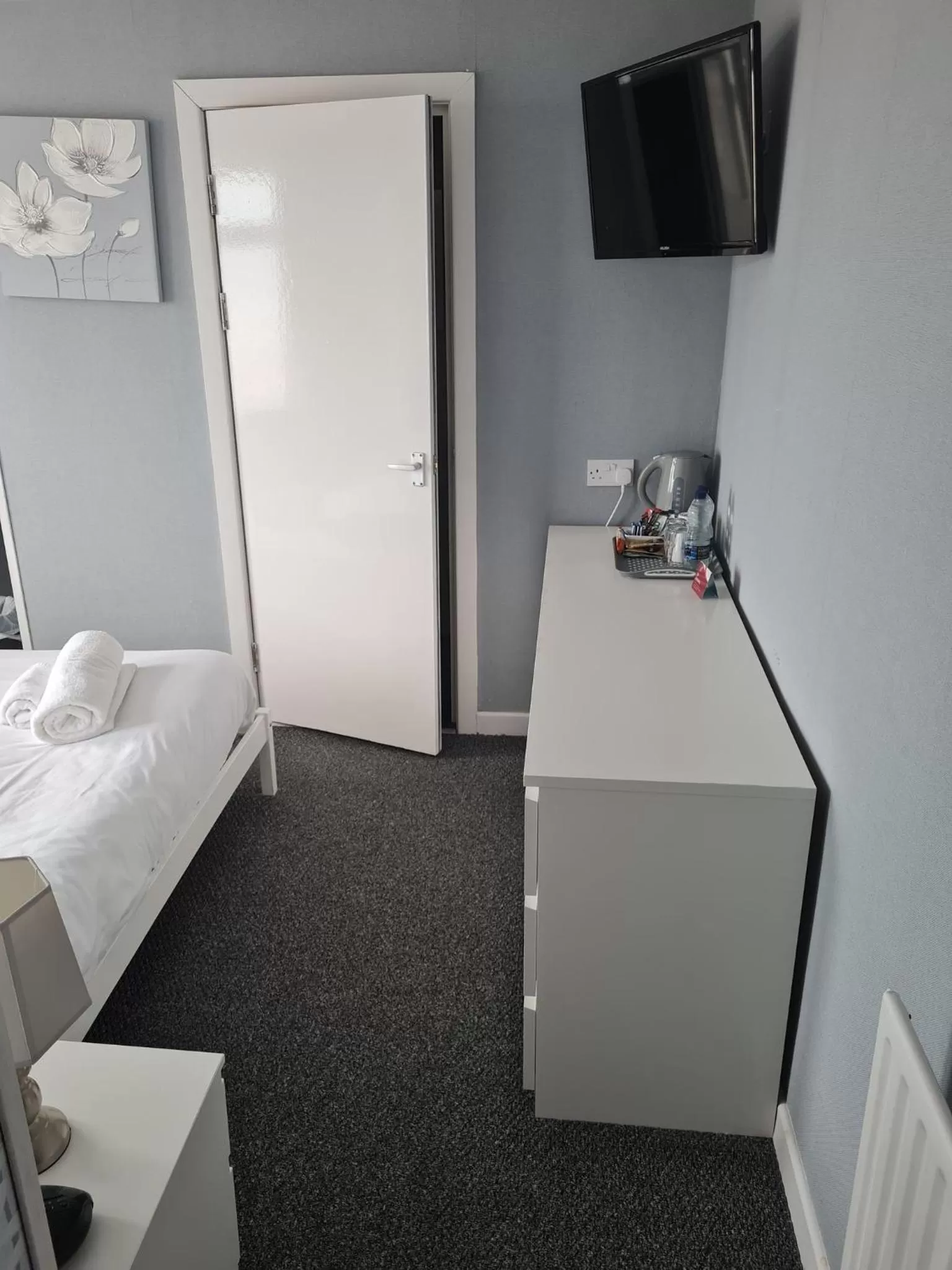 TV and multimedia, Bed in Queens Plaza Hotel