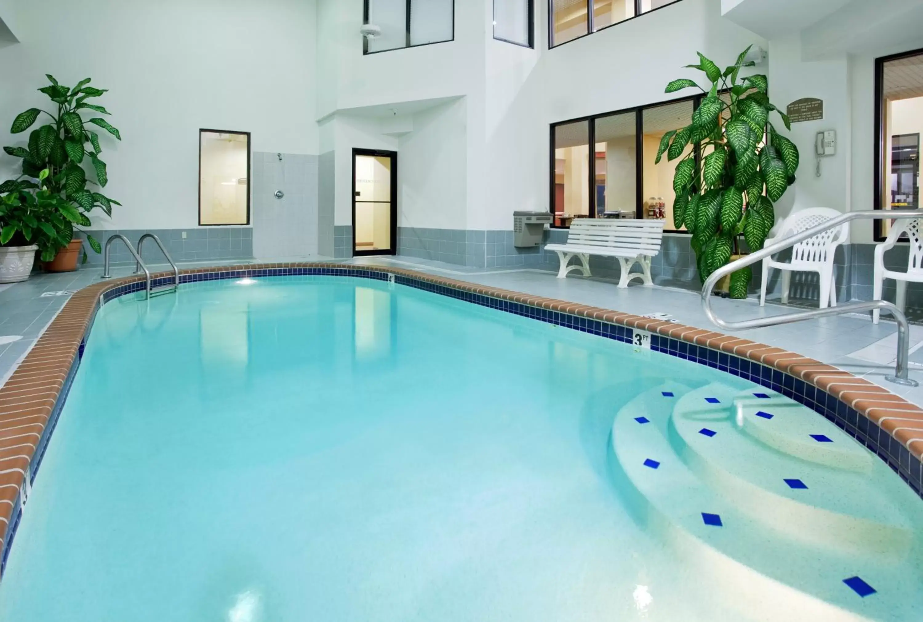 Swimming Pool in Holiday Inn Express Hotel & Suites Fenton/I-44, an IHG Hotel