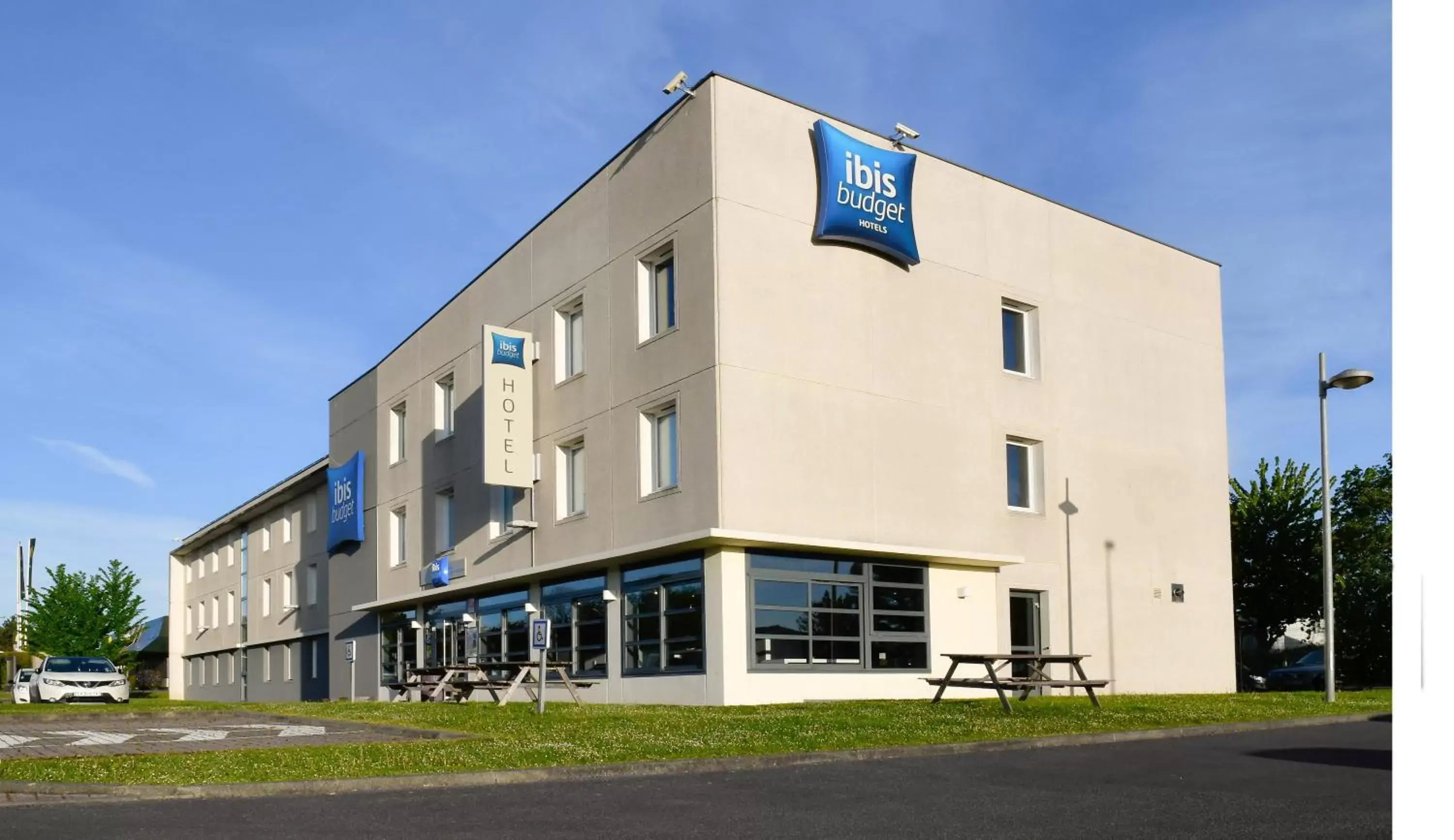 Property building in ibis budget Caen Porte de Bretagne Property building in ibis budget Caen Porte de Bretagne