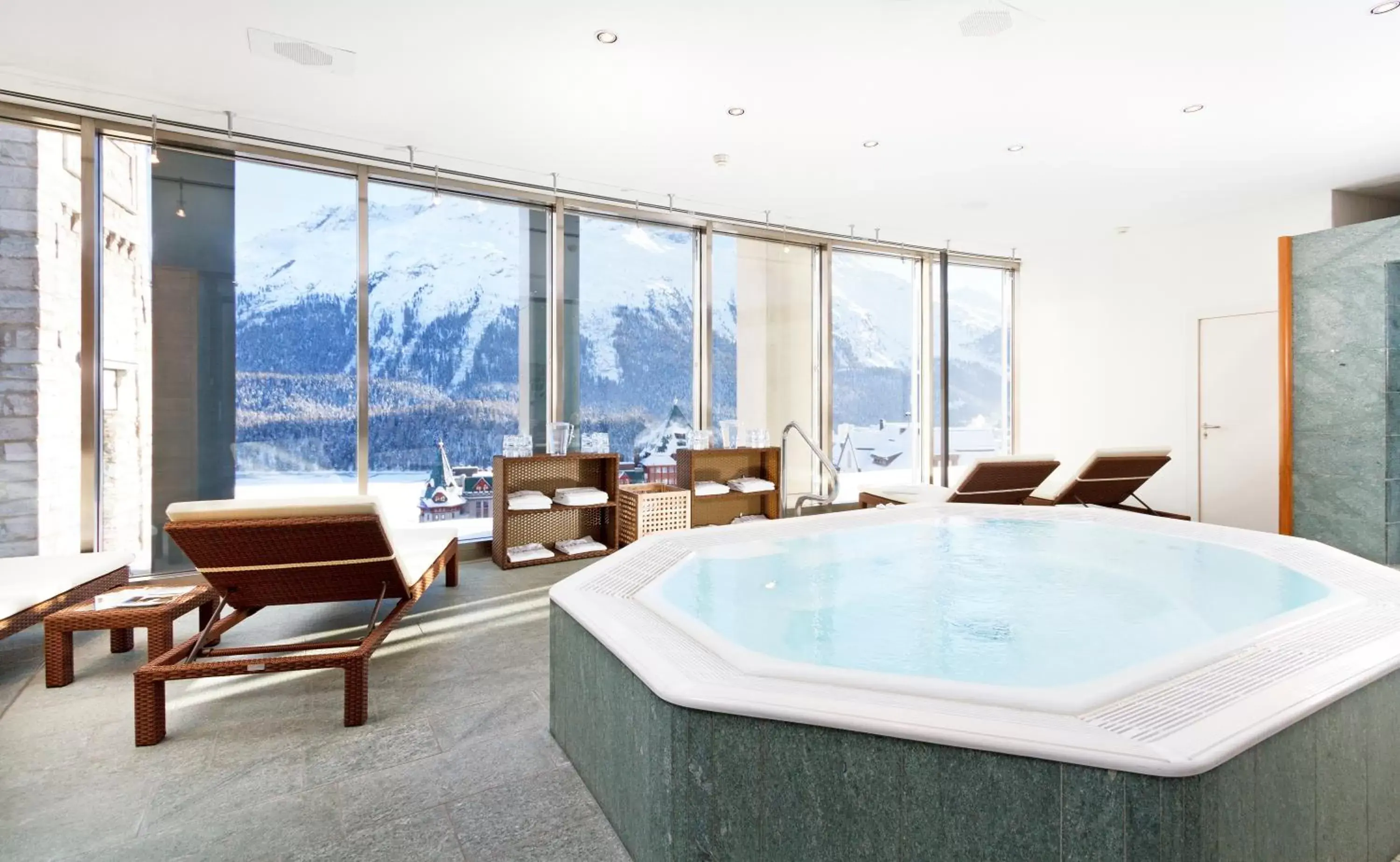 Hot Tub, Mountain View in Art Boutique Hotel Monopol