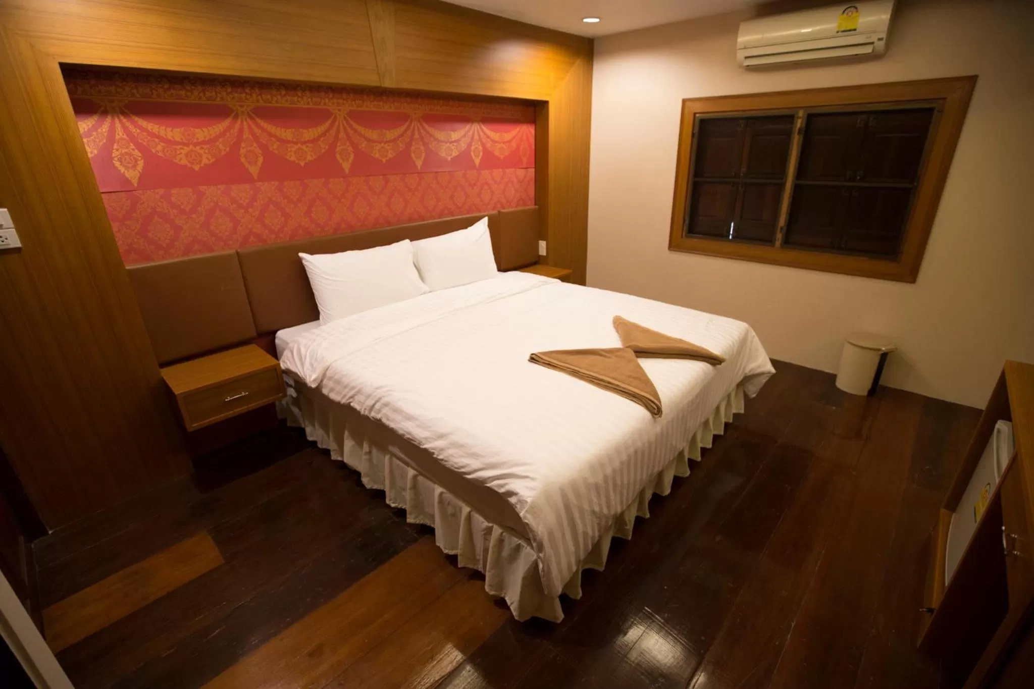 Bedroom, Bed in Ruan Kanchanok