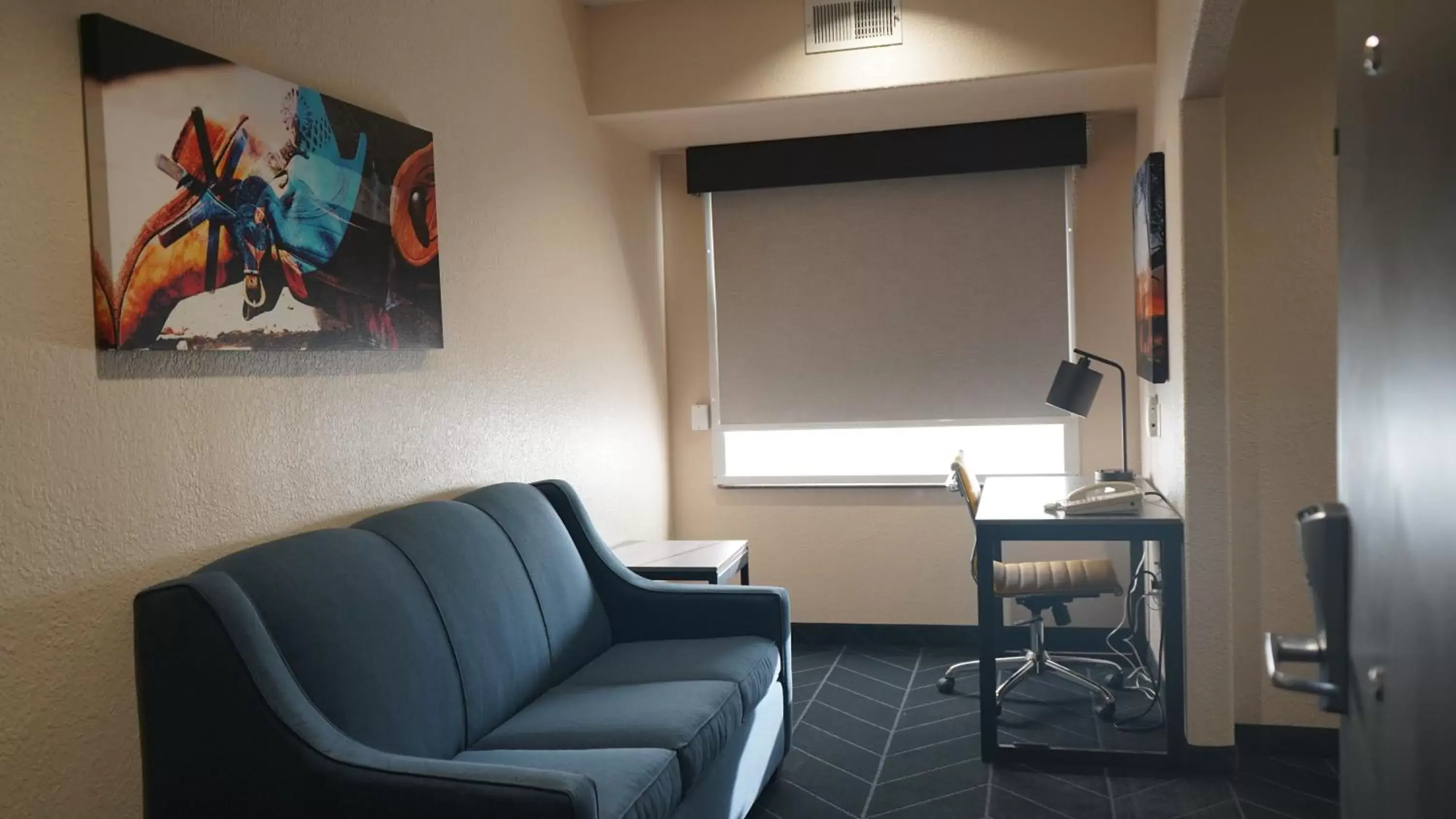 Seating Area in Best Western Lubbock West Inn & Suites