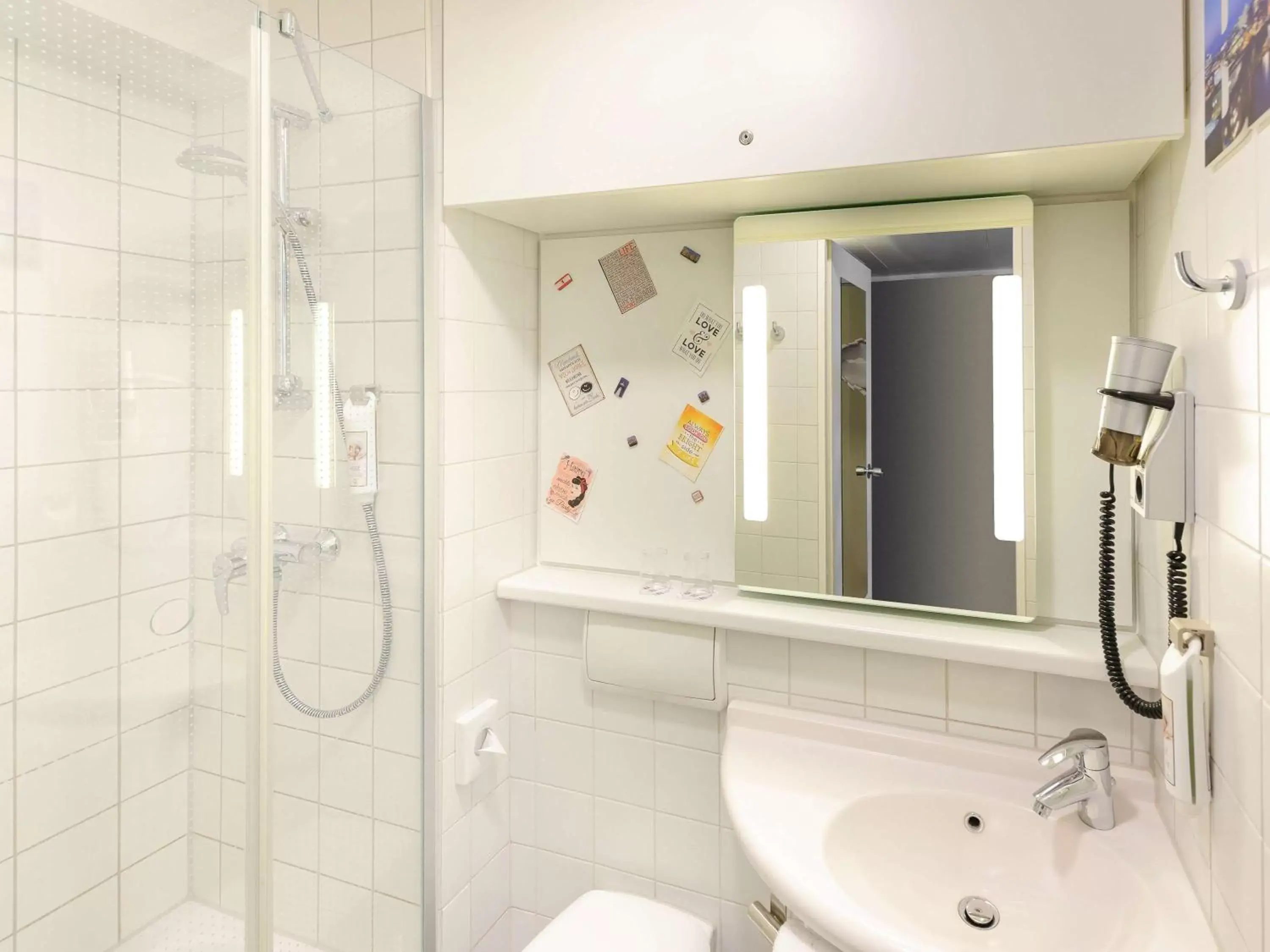 Photo of the whole room, Bathroom in ibis Hotel Berlin Mitte