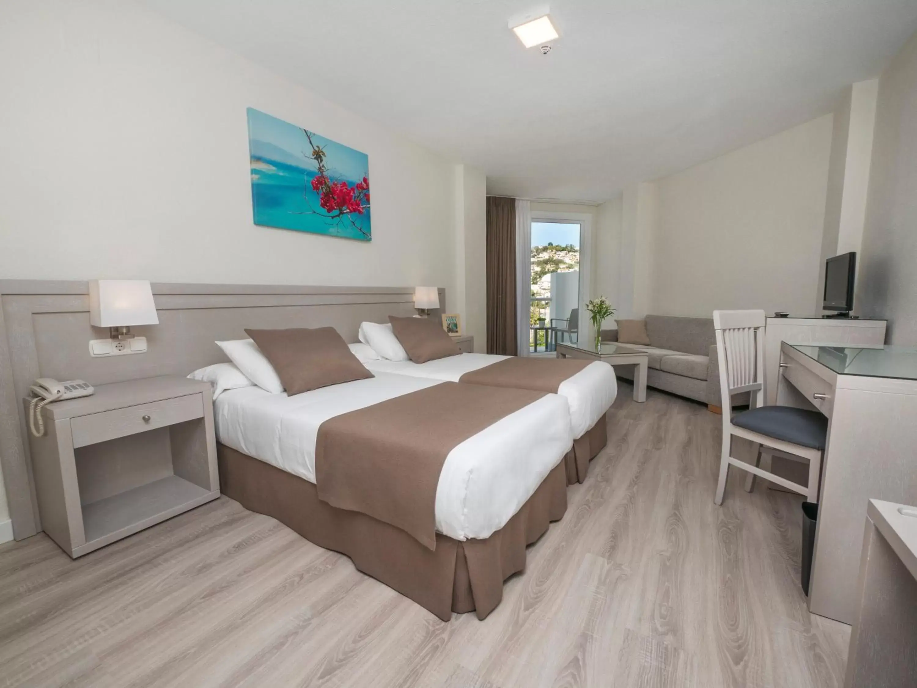 Bedroom in Hotel Helios Costa Tropical