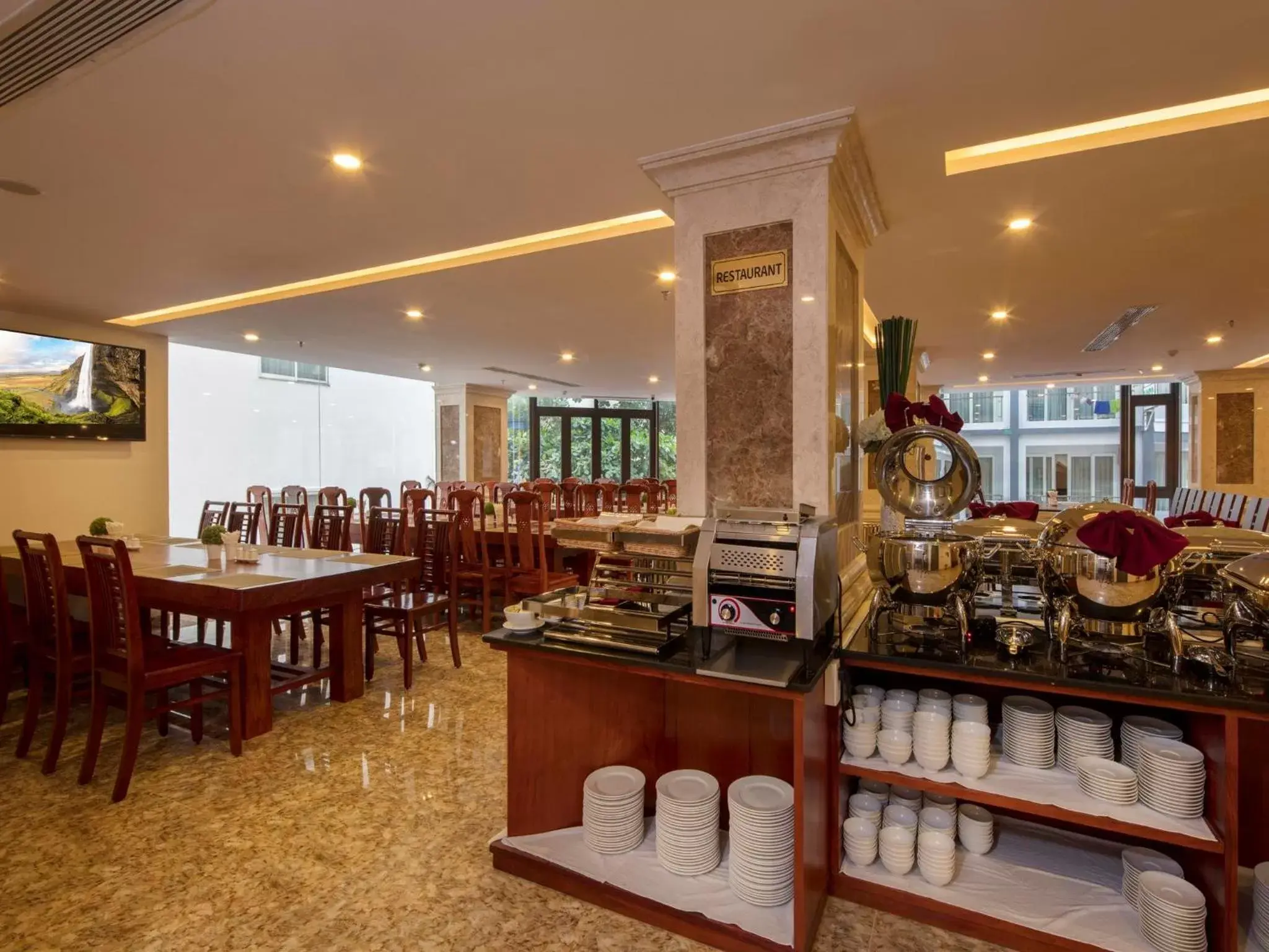 Restaurant/places to eat in Red Sun Nha Trang Hotel Restaurant/places to eat in Red Sun Nha Trang Hotel