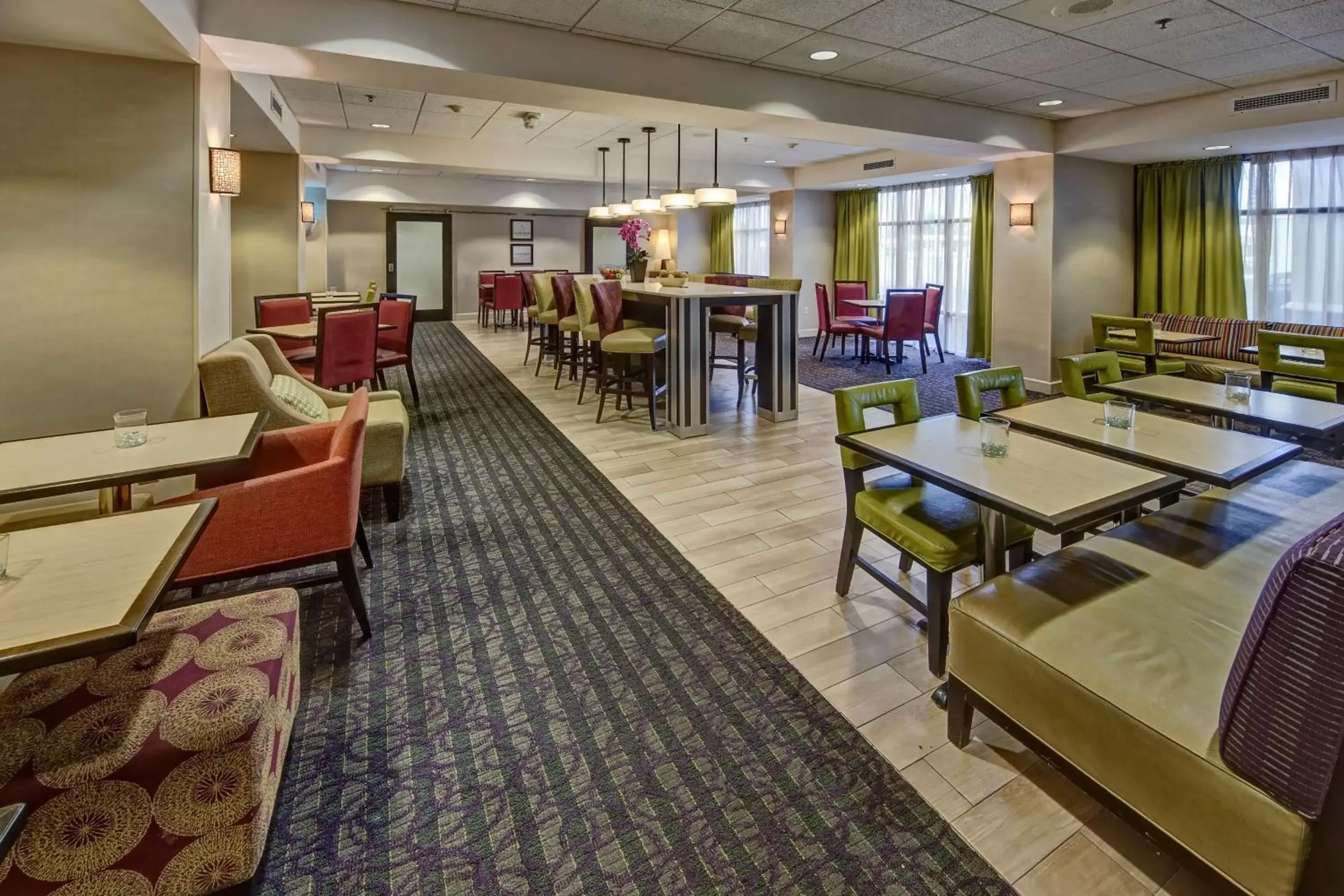 Lobby or reception, Restaurant/Places to Eat in Hampton Inn Dunn