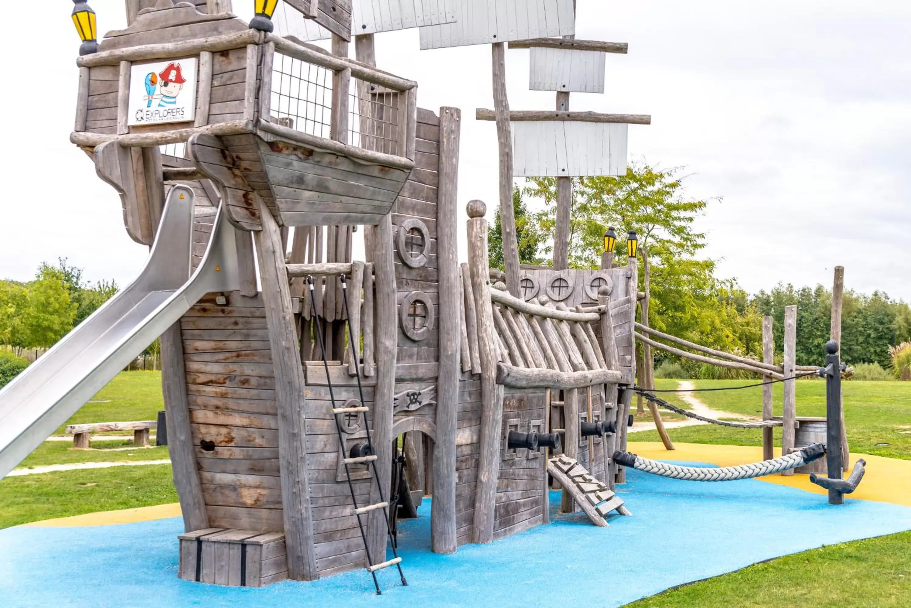 Children play ground, Water Park in Explorers Hotel Marne-la-Vallée