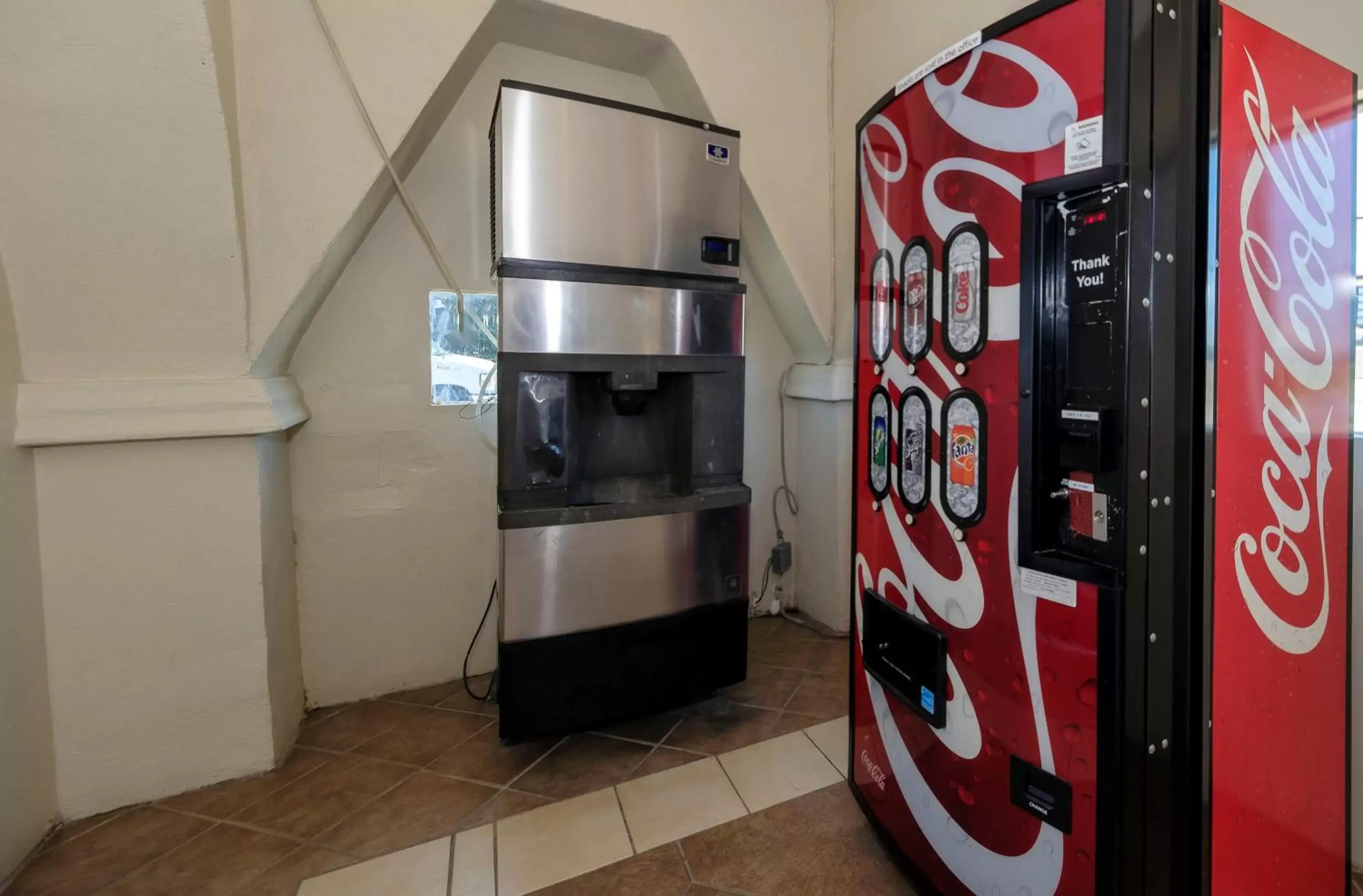 Other, Kitchen/Kitchenette in Red Roof Inn Arlington - Entertainment District