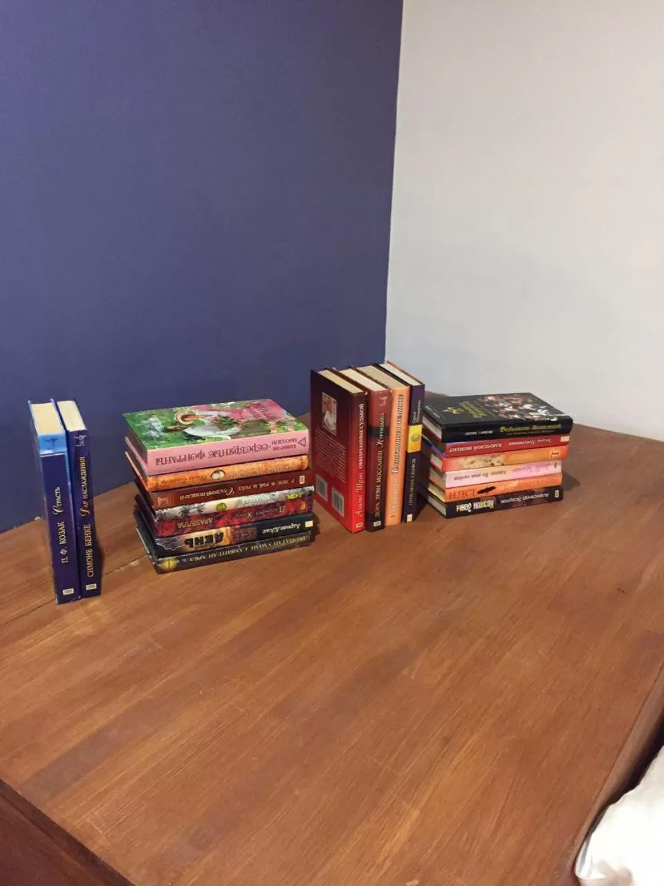 Library in WINE & ROSE BOUTIQUE HOTEL