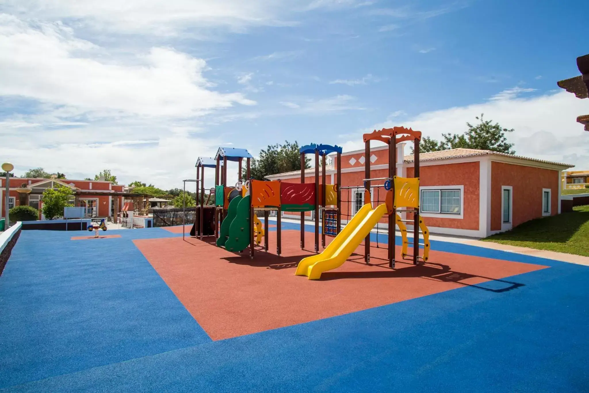 Children play ground, Children's Play Area in Colina da Lapa & Villas