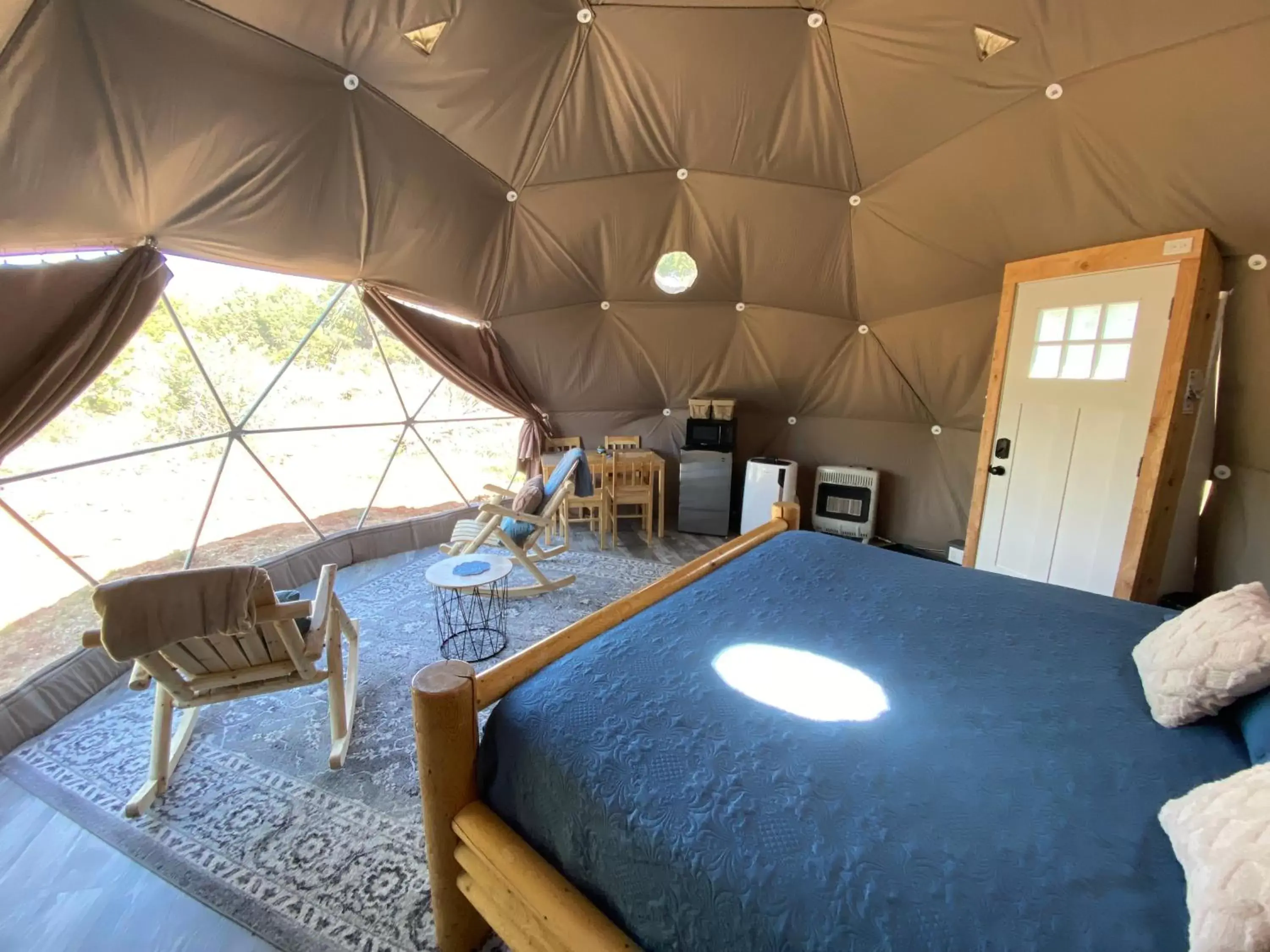 Bed, Swimming Pool in Blue Mountain Domes - The WOW Experience